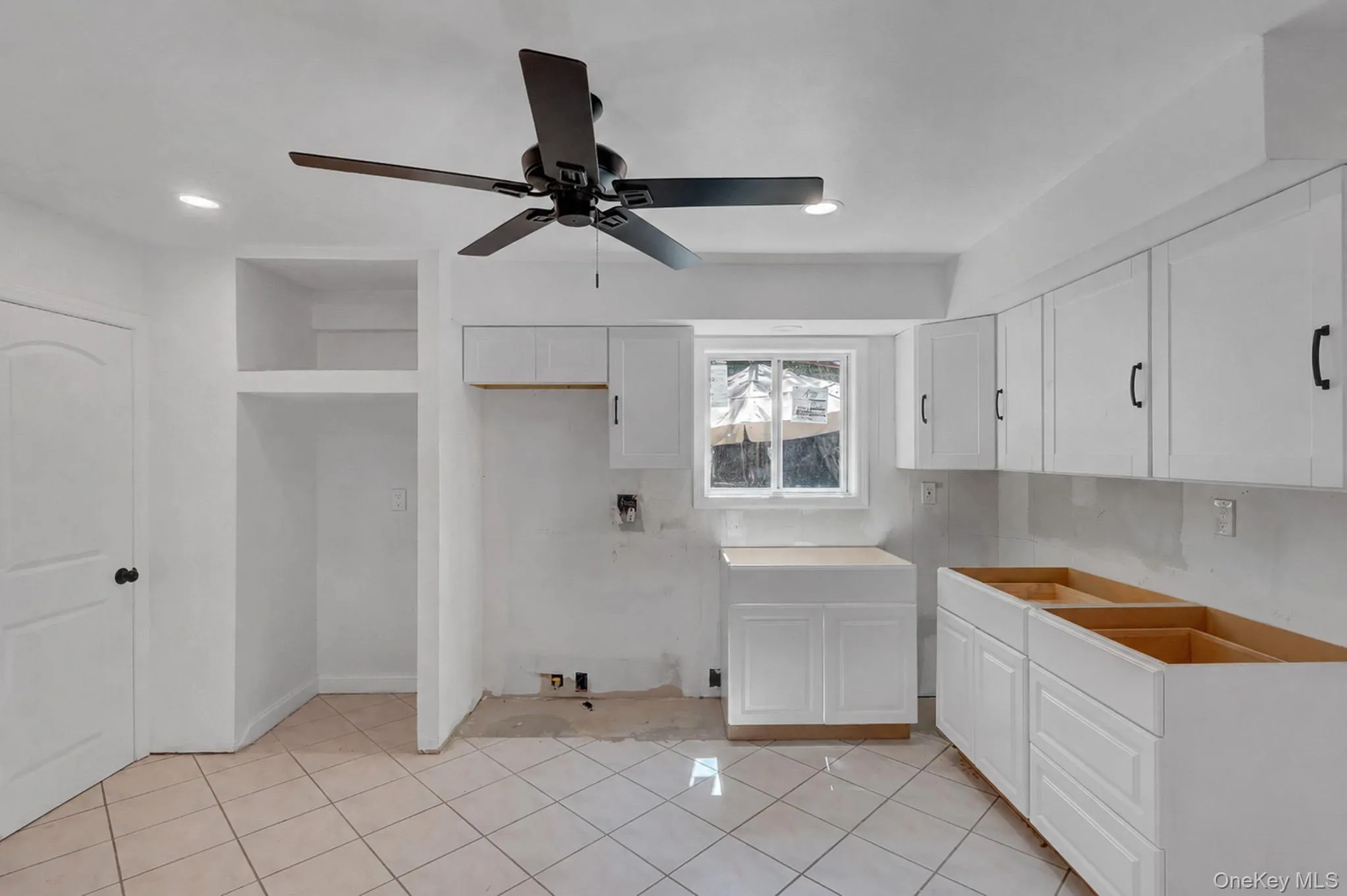 6 Stonington Circle, Babylon, NY, 5 Bedrooms Bedrooms, 8 Rooms Rooms,3 BathroomsBathrooms,Residential,For Rent,Stonington,0,1022162 6 Stonington Circle, Babylon, NY, 5 Bedrooms Bedrooms, 8 Rooms Rooms,3 BathroomsBathrooms,Residential,For Rent,Stonington,0,1022162