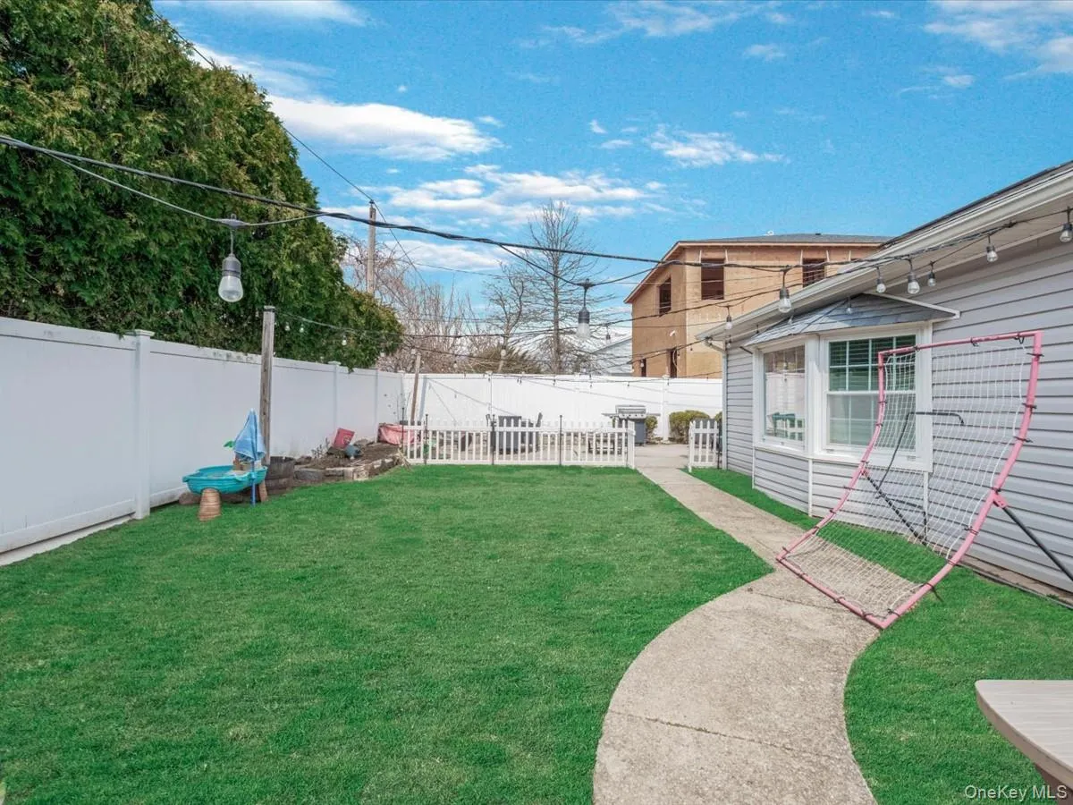 34 Hedge Lane, Hempstead, NY, 5 Bedrooms Bedrooms, 9 Rooms Rooms,2 BathroomsBathrooms,Residential,For Rent,Hedge,0,1022166 34 Hedge Lane, Hempstead, NY, 5 Bedrooms Bedrooms, 9 Rooms Rooms,2 BathroomsBathrooms,Residential,For Rent,Hedge,0,1022166