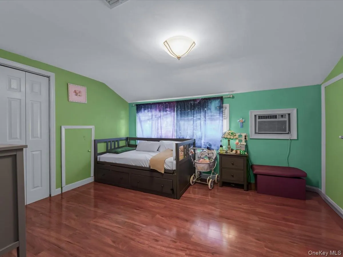 34 Hedge Lane, Hempstead, NY, 5 Bedrooms Bedrooms, 9 Rooms Rooms,2 BathroomsBathrooms,Residential,For Rent,Hedge,0,1022166 34 Hedge Lane, Hempstead, NY, 5 Bedrooms Bedrooms, 9 Rooms Rooms,2 BathroomsBathrooms,Residential,For Rent,Hedge,0,1022166