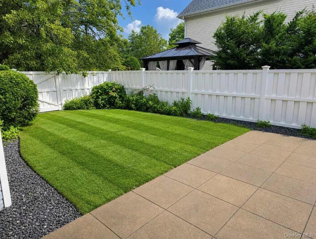 Vinyl fencing Vinyl fencing