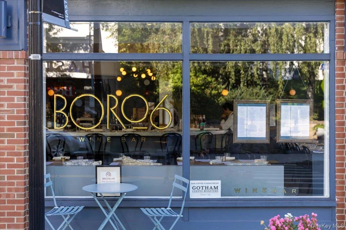 Immerse yourself in the exceptional culinary culture and thriving storefronts that make this one of Westchester's premier communities. Immerse yourself in the exceptional culinary culture and thriving storefronts that make this one of Westchester's premier communities.