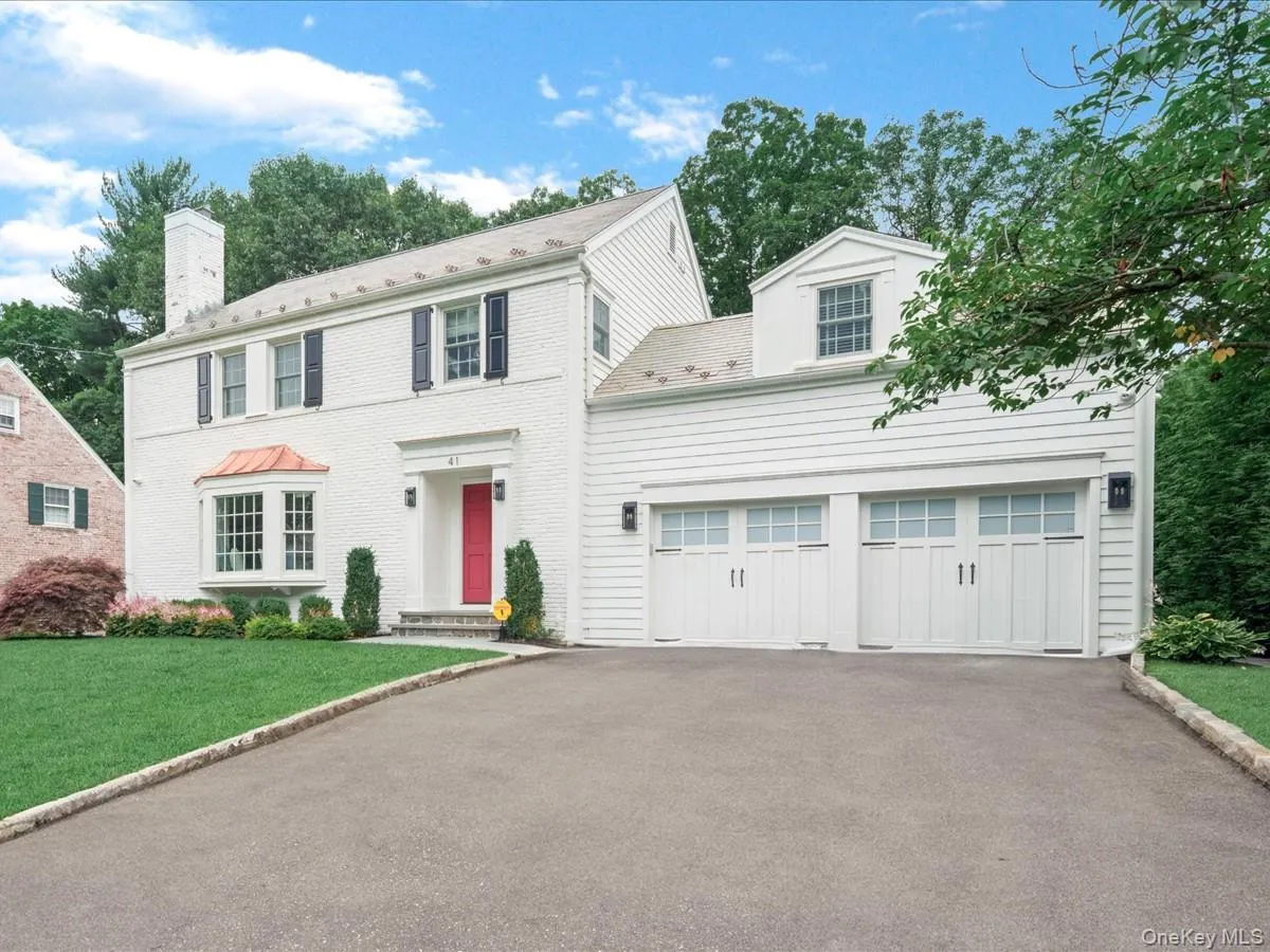 41 Strickland Place, North Hempstead, NY, 4 Bedrooms Bedrooms, 11 Rooms Rooms,3 BathroomsBathrooms,Residential,For Rent,Strickland,0,1022173 41 Strickland Place, North Hempstead, NY, 4 Bedrooms Bedrooms, 11 Rooms Rooms,3 BathroomsBathrooms,Residential,For Rent,Strickland,0,1022173