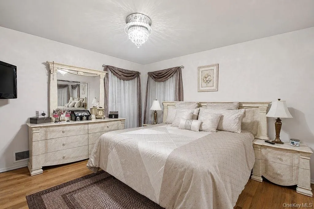 159-48 91st Street, New York, NY, 3 Bedrooms Bedrooms, 10 Rooms Rooms,1 BathroomBathrooms,Residential,For Rent,91st,0,1022175 159-48 91st Street, New York, NY, 3 Bedrooms Bedrooms, 10 Rooms Rooms,1 BathroomBathrooms,Residential,For Rent,91st,0,1022175
