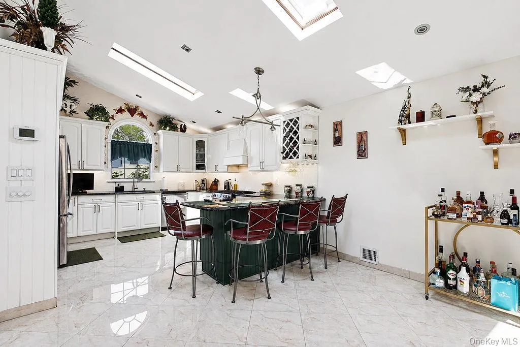159-48 91st Street, New York, NY, 3 Bedrooms Bedrooms, 10 Rooms Rooms,1 BathroomBathrooms,Residential,For Rent,91st,0,1022175 159-48 91st Street, New York, NY, 3 Bedrooms Bedrooms, 10 Rooms Rooms,1 BathroomBathrooms,Residential,For Rent,91st,0,1022175