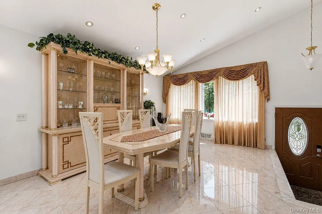 159-48 91st Street, New York, NY, 3 Bedrooms Bedrooms, 10 Rooms Rooms,1 BathroomBathrooms,Residential,For Rent,91st,0,1022175 159-48 91st Street, New York, NY, 3 Bedrooms Bedrooms, 10 Rooms Rooms,1 BathroomBathrooms,Residential,For Rent,91st,0,1022175