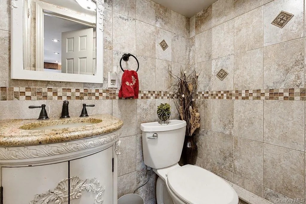 159-48 91st Street, New York, NY, 3 Bedrooms Bedrooms, 10 Rooms Rooms,1 BathroomBathrooms,Residential,For Rent,91st,0,1022175 159-48 91st Street, New York, NY, 3 Bedrooms Bedrooms, 10 Rooms Rooms,1 BathroomBathrooms,Residential,For Rent,91st,0,1022175
