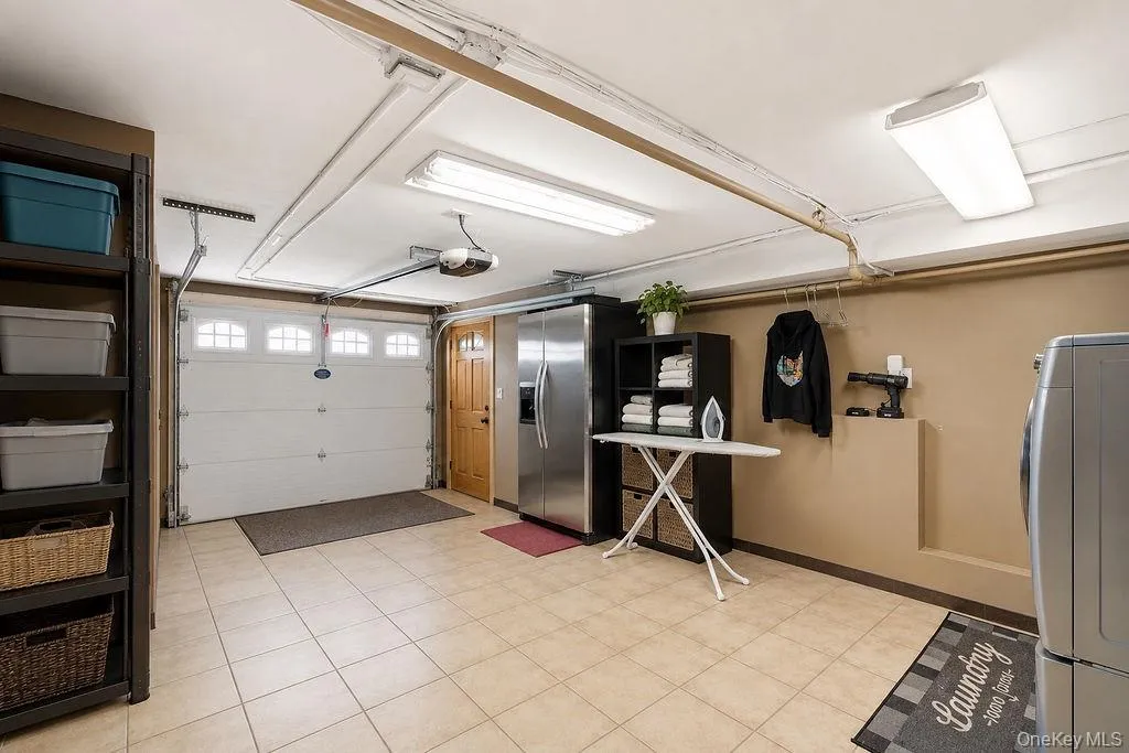 159-48 91st Street, New York, NY, 3 Bedrooms Bedrooms, 10 Rooms Rooms,1 BathroomBathrooms,Residential,For Rent,91st,0,1022175 159-48 91st Street, New York, NY, 3 Bedrooms Bedrooms, 10 Rooms Rooms,1 BathroomBathrooms,Residential,For Rent,91st,0,1022175