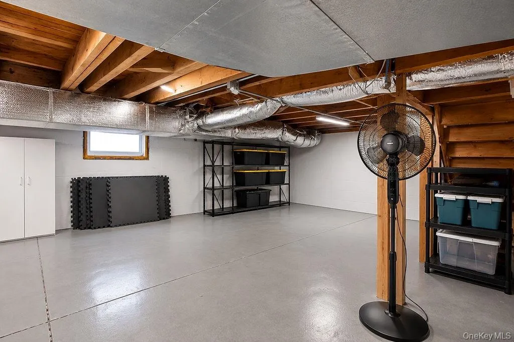 159-48 91st Street, New York, NY, 3 Bedrooms Bedrooms, 10 Rooms Rooms,1 BathroomBathrooms,Residential,For Rent,91st,0,1022175 159-48 91st Street, New York, NY, 3 Bedrooms Bedrooms, 10 Rooms Rooms,1 BathroomBathrooms,Residential,For Rent,91st,0,1022175
