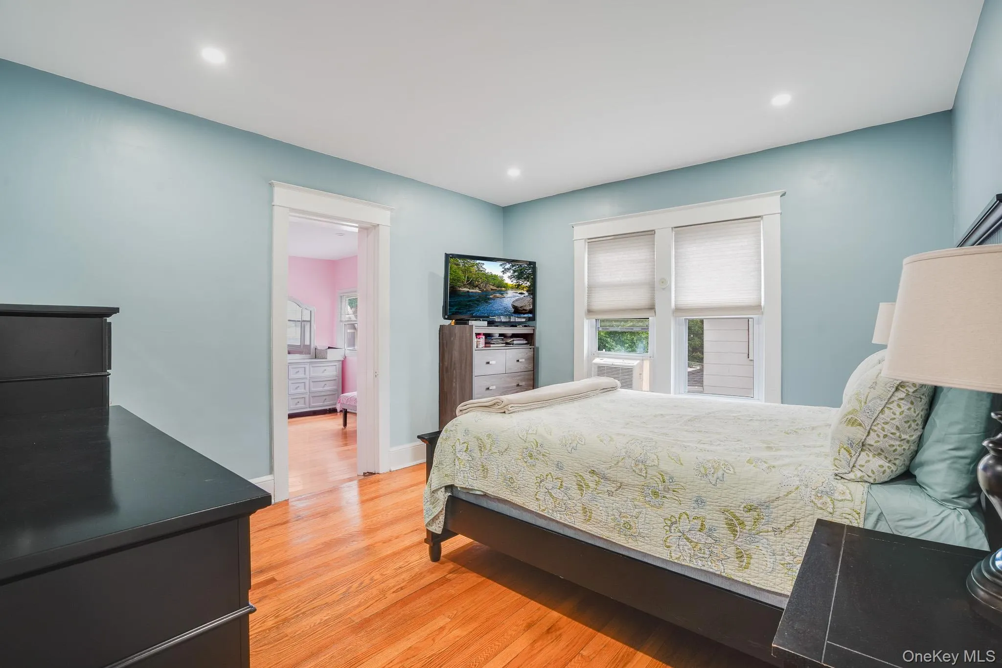 Large bedroom #1. Large bedroom #1.