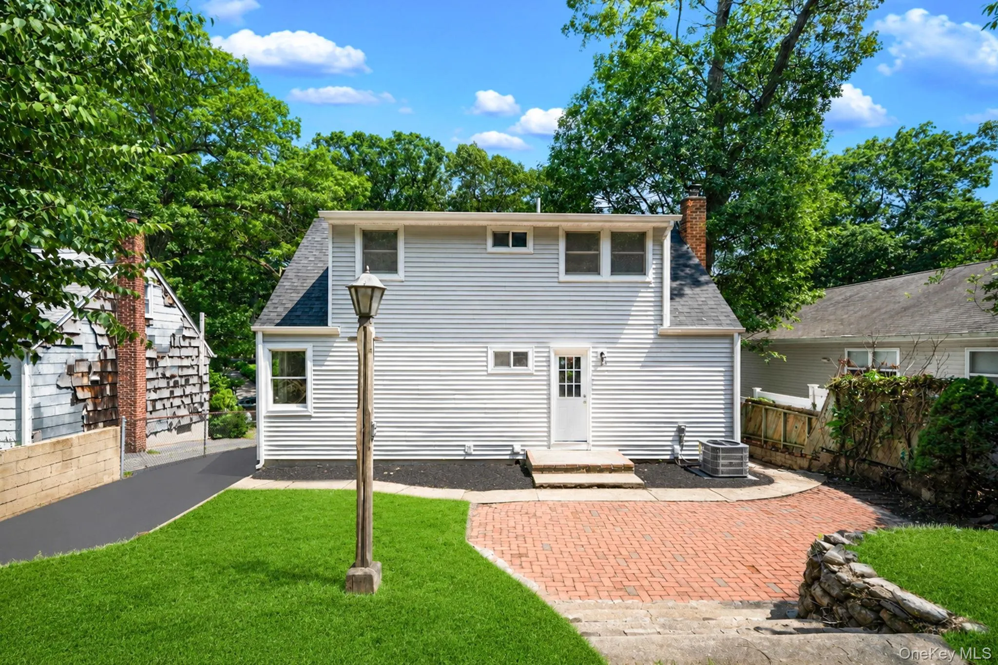245 Melville Road, Huntington, NY, 4 Bedrooms Bedrooms, 8 Rooms Rooms,2 BathroomsBathrooms,Residential,For Rent,Melville,0,1022184 245 Melville Road, Huntington, NY, 4 Bedrooms Bedrooms, 8 Rooms Rooms,2 BathroomsBathrooms,Residential,For Rent,Melville,0,1022184