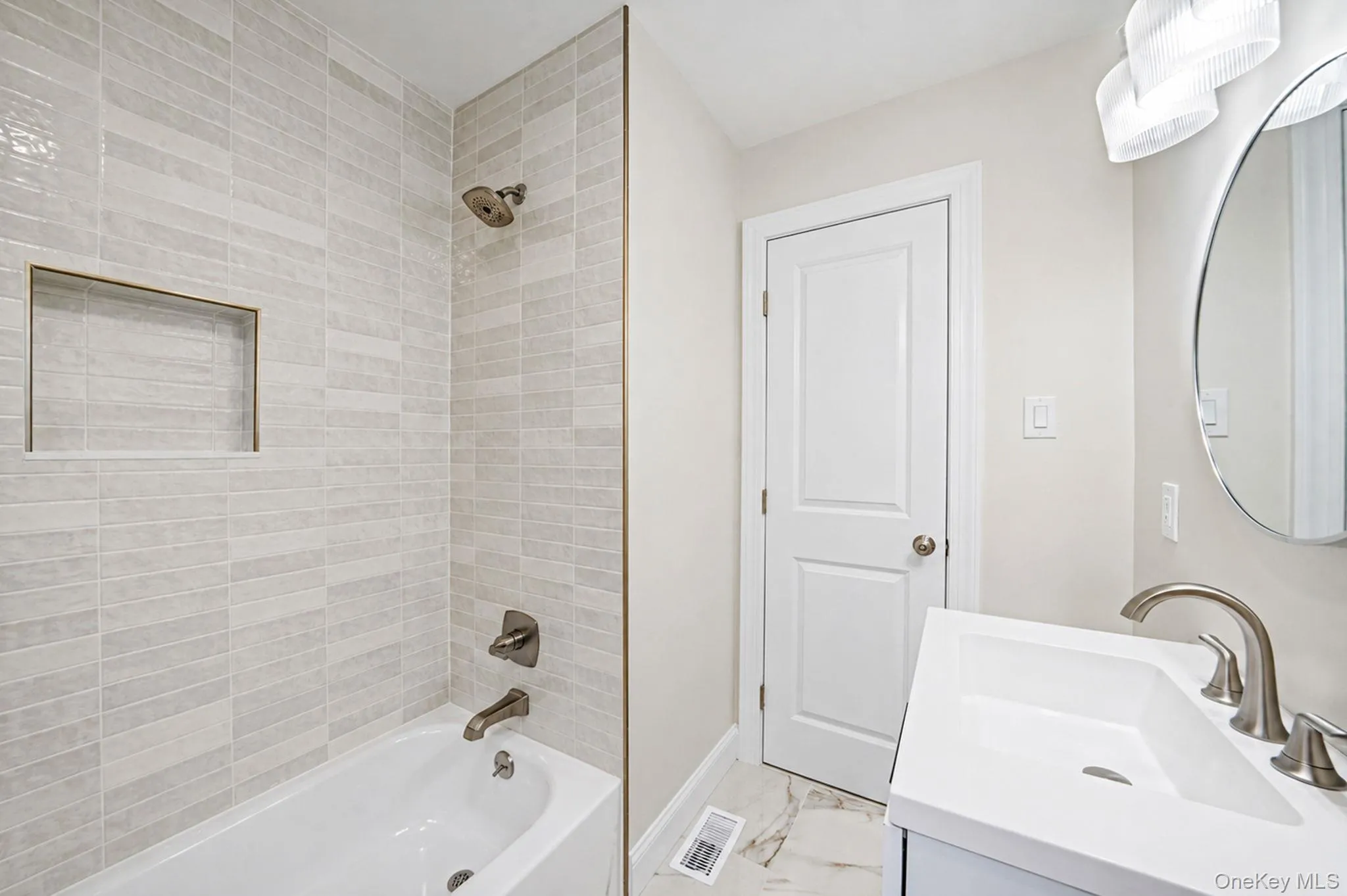 245 Melville Road, Huntington, NY, 4 Bedrooms Bedrooms, 8 Rooms Rooms,2 BathroomsBathrooms,Residential,For Rent,Melville,0,1022184 245 Melville Road, Huntington, NY, 4 Bedrooms Bedrooms, 8 Rooms Rooms,2 BathroomsBathrooms,Residential,For Rent,Melville,0,1022184