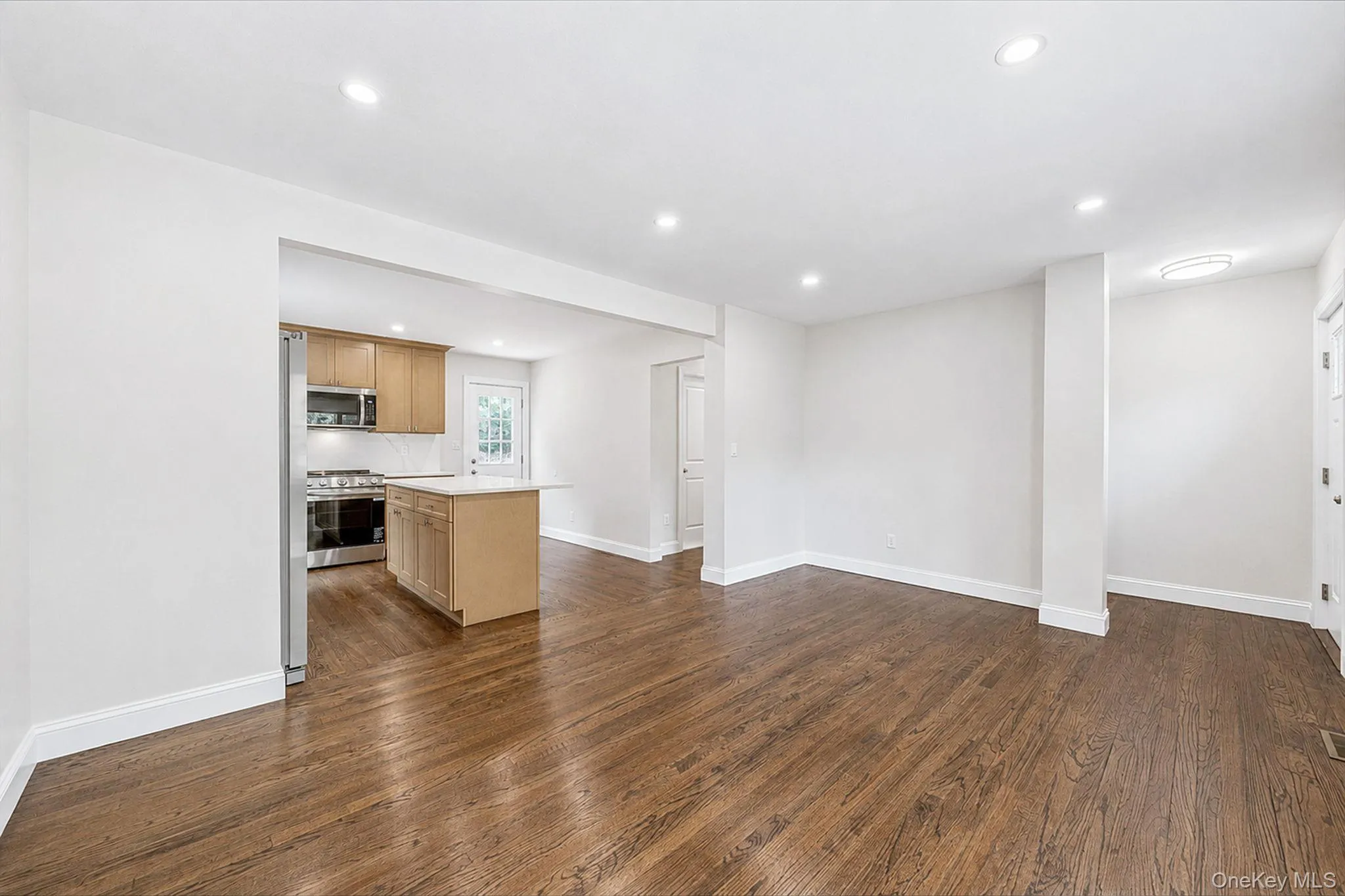 245 Melville Road, Huntington, NY, 4 Bedrooms Bedrooms, 8 Rooms Rooms,2 BathroomsBathrooms,Residential,For Rent,Melville,0,1022184 245 Melville Road, Huntington, NY, 4 Bedrooms Bedrooms, 8 Rooms Rooms,2 BathroomsBathrooms,Residential,For Rent,Melville,0,1022184