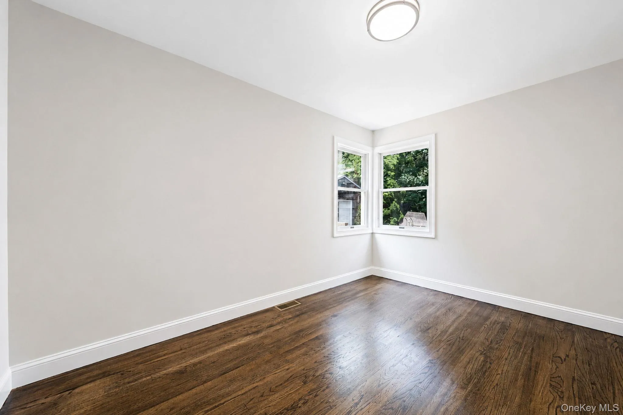 245 Melville Road, Huntington, NY, 4 Bedrooms Bedrooms, 8 Rooms Rooms,2 BathroomsBathrooms,Residential,For Rent,Melville,0,1022184 245 Melville Road, Huntington, NY, 4 Bedrooms Bedrooms, 8 Rooms Rooms,2 BathroomsBathrooms,Residential,For Rent,Melville,0,1022184