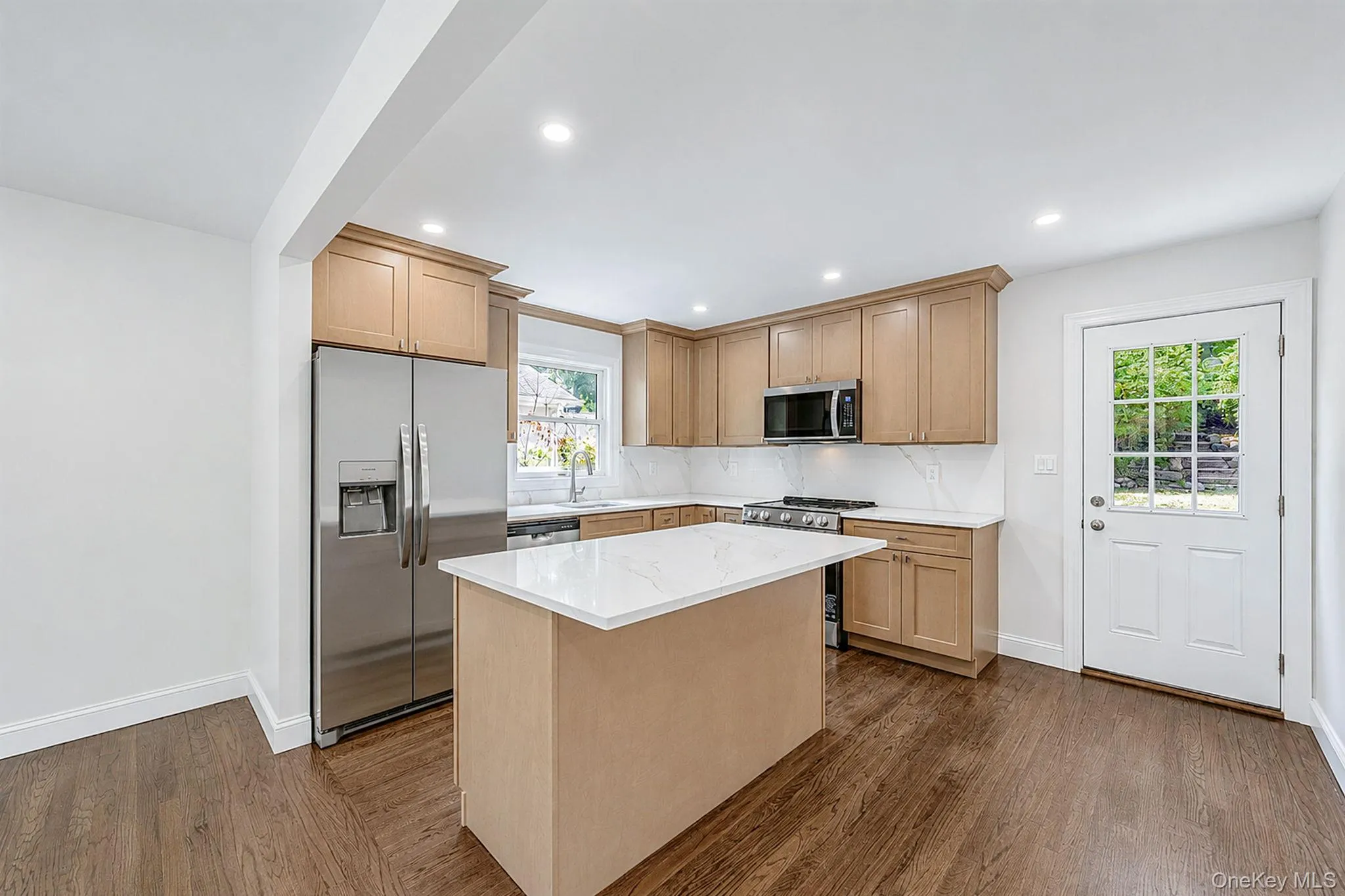 245 Melville Road, Huntington, NY, 4 Bedrooms Bedrooms, 8 Rooms Rooms,2 BathroomsBathrooms,Residential,For Rent,Melville,0,1022184 245 Melville Road, Huntington, NY, 4 Bedrooms Bedrooms, 8 Rooms Rooms,2 BathroomsBathrooms,Residential,For Rent,Melville,0,1022184