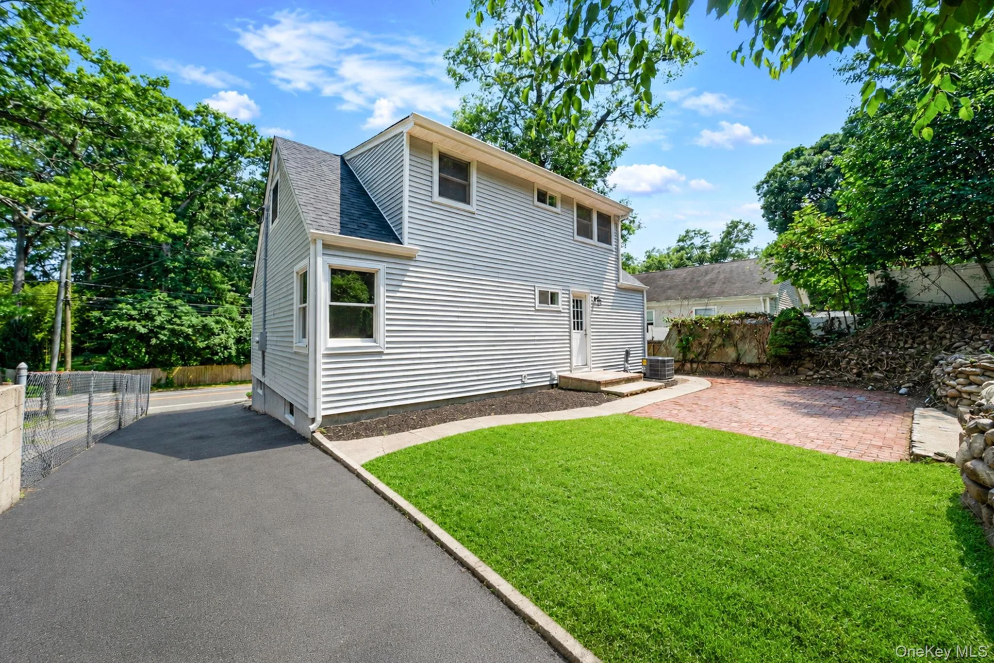 245 Melville Road, Huntington, NY, 4 Bedrooms Bedrooms, 8 Rooms Rooms,2 BathroomsBathrooms,Residential,For Rent,Melville,0,1022184 245 Melville Road, Huntington, NY, 4 Bedrooms Bedrooms, 8 Rooms Rooms,2 BathroomsBathrooms,Residential,For Rent,Melville,0,1022184