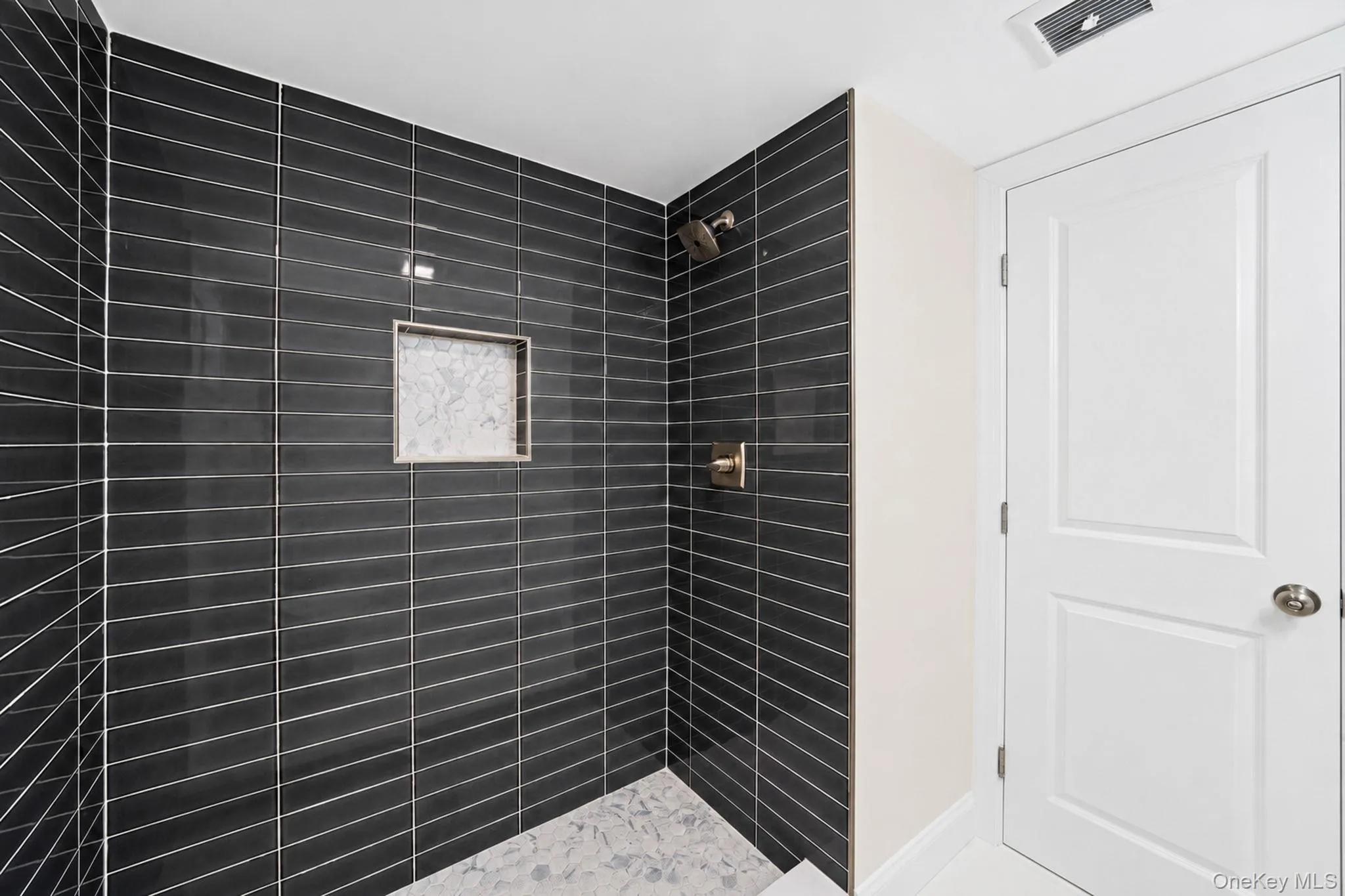 245 Melville Road, Huntington, NY, 4 Bedrooms Bedrooms, 8 Rooms Rooms,2 BathroomsBathrooms,Residential,For Rent,Melville,0,1022184 245 Melville Road, Huntington, NY, 4 Bedrooms Bedrooms, 8 Rooms Rooms,2 BathroomsBathrooms,Residential,For Rent,Melville,0,1022184
