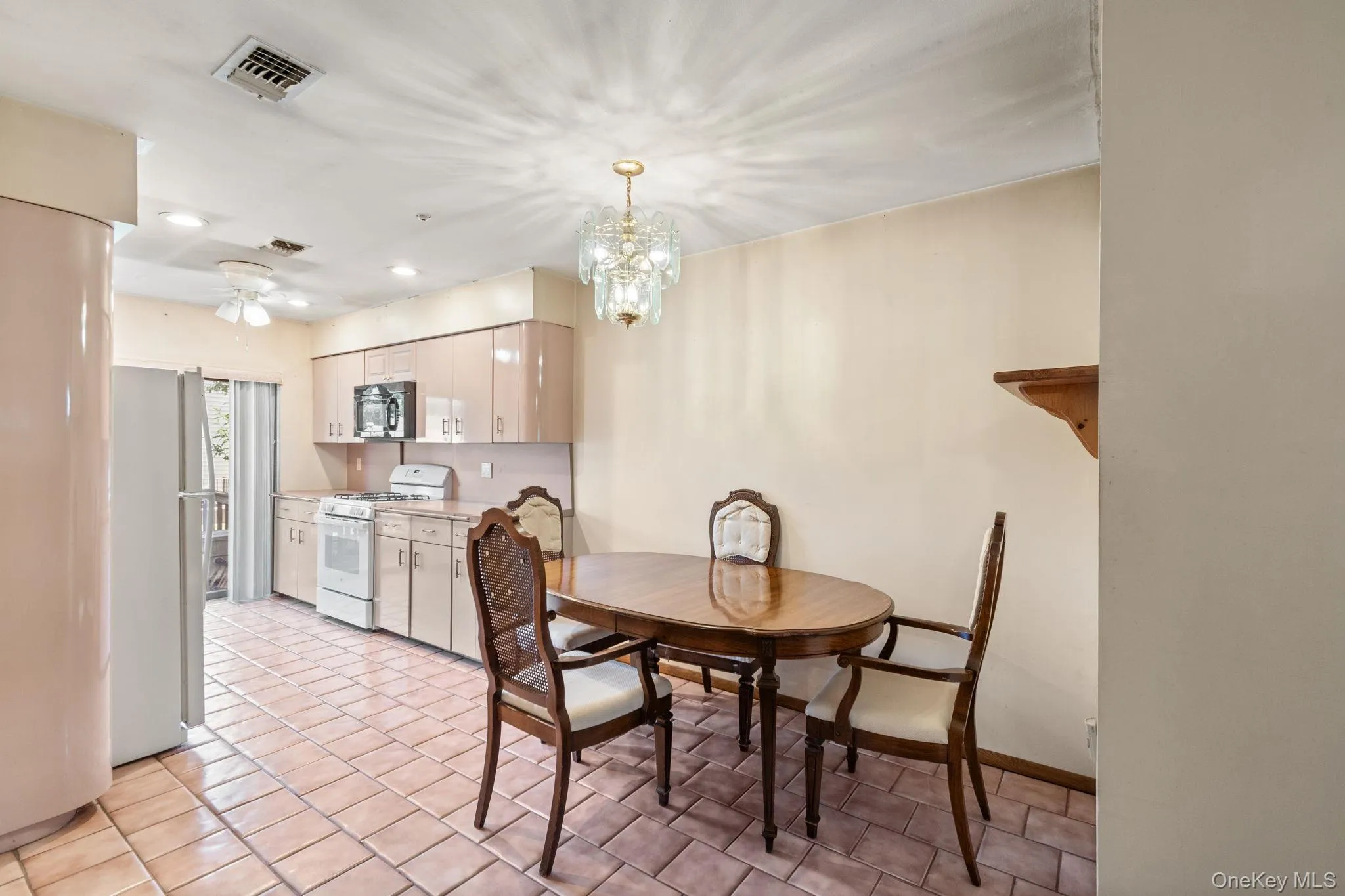 528 Lake Court, Brookhaven, NY, 2 Bedrooms Bedrooms, 5 Rooms Rooms,1 BathroomBathrooms,Residential,For Rent,Lake,0,1022189 528 Lake Court, Brookhaven, NY, 2 Bedrooms Bedrooms, 5 Rooms Rooms,1 BathroomBathrooms,Residential,For Rent,Lake,0,1022189