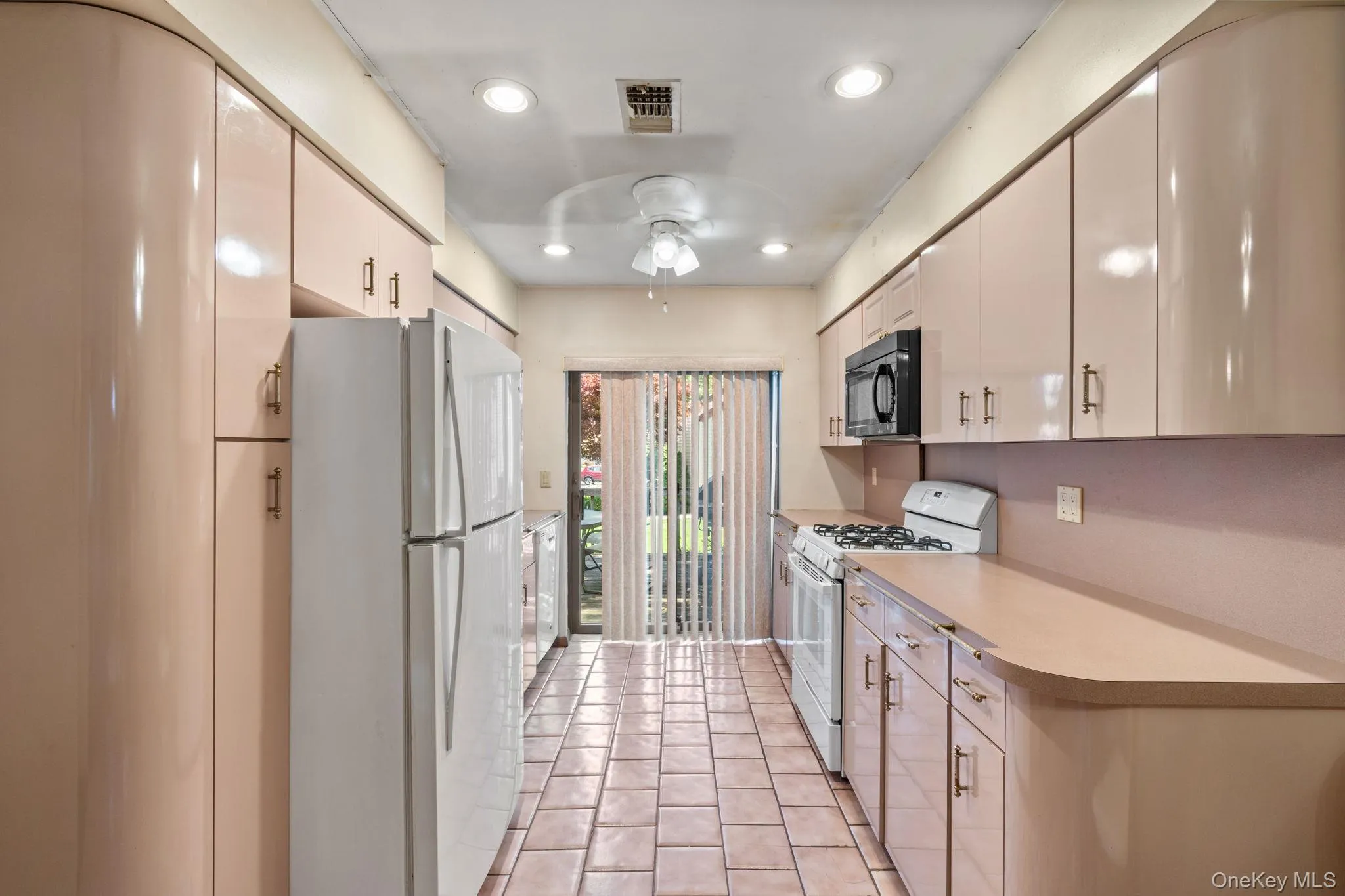 528 Lake Court, Brookhaven, NY, 2 Bedrooms Bedrooms, 5 Rooms Rooms,1 BathroomBathrooms,Residential,For Rent,Lake,0,1022189 528 Lake Court, Brookhaven, NY, 2 Bedrooms Bedrooms, 5 Rooms Rooms,1 BathroomBathrooms,Residential,For Rent,Lake,0,1022189