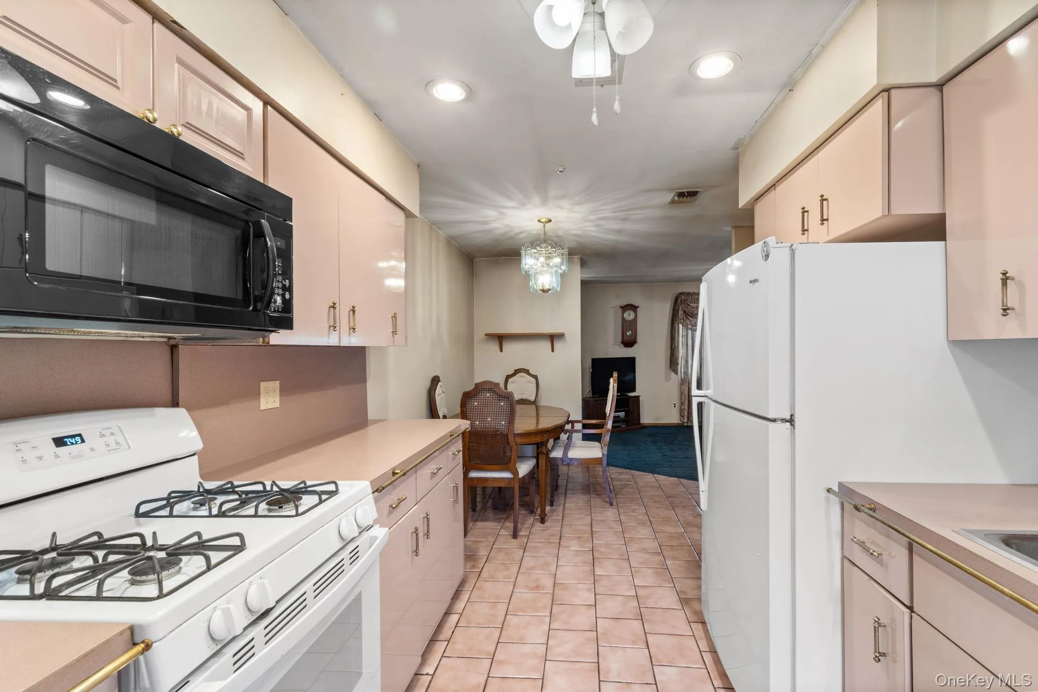 528 Lake Court, Brookhaven, NY, 2 Bedrooms Bedrooms, 5 Rooms Rooms,1 BathroomBathrooms,Residential,For Rent,Lake,0,1022189 528 Lake Court, Brookhaven, NY, 2 Bedrooms Bedrooms, 5 Rooms Rooms,1 BathroomBathrooms,Residential,For Rent,Lake,0,1022189