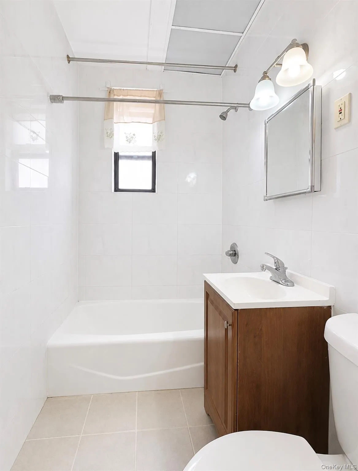 3338 Parsons Boulevard, New York, NY, 1 Bedroom Bedrooms, 4 Rooms Rooms,1 BathroomBathrooms,Residential,For Rent,Parsons,0,1022194 3338 Parsons Boulevard, New York, NY, 1 Bedroom Bedrooms, 4 Rooms Rooms,1 BathroomBathrooms,Residential,For Rent,Parsons,0,1022194