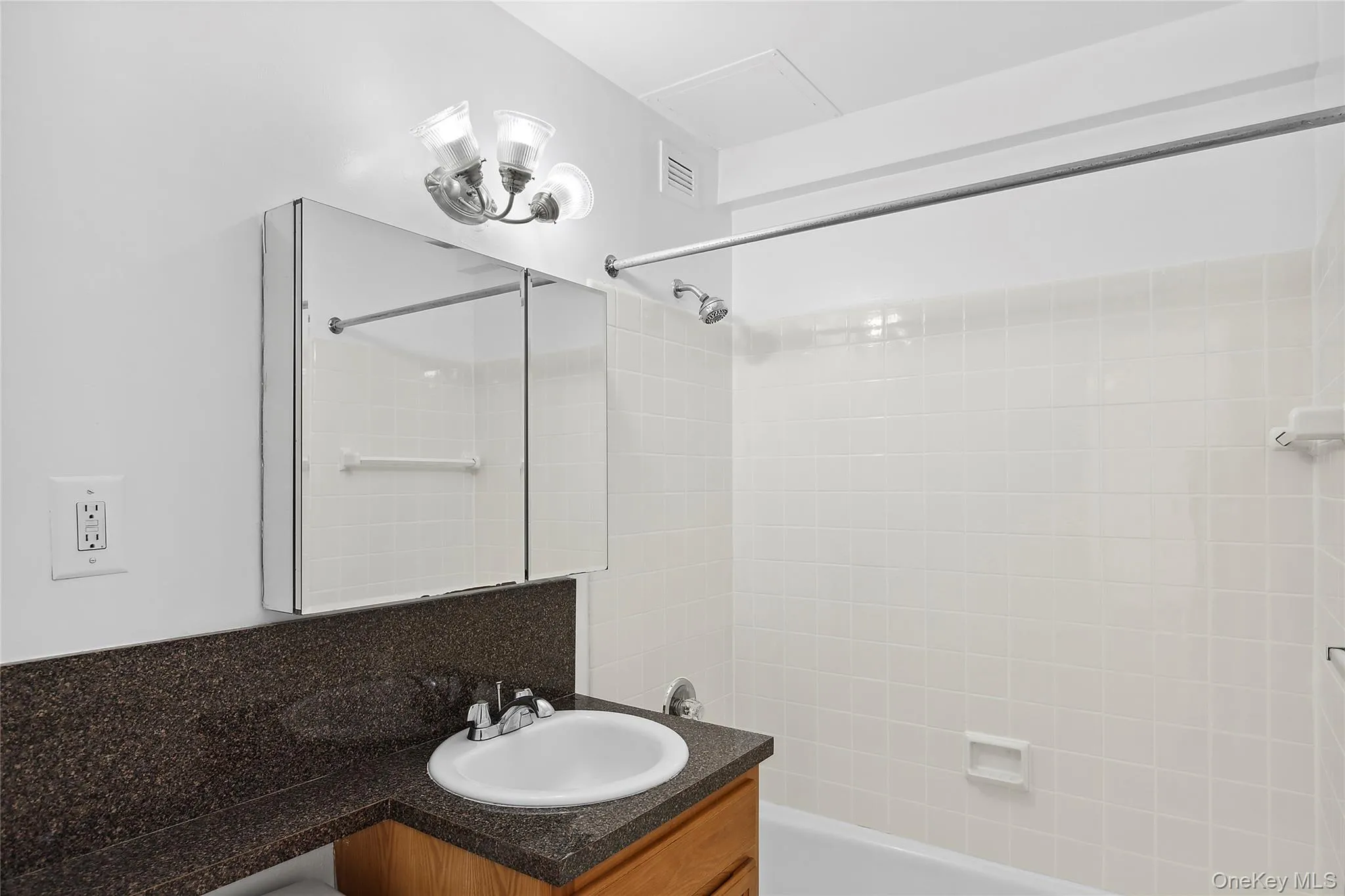 1 Glenwood Avenue, Yonkers, NY, 1 Bedroom Bedrooms, 3 Rooms Rooms,1 BathroomBathrooms,Residential Lease,For Rent,Glenwood,0,1022195 1 Glenwood Avenue, Yonkers, NY, 1 Bedroom Bedrooms, 3 Rooms Rooms,1 BathroomBathrooms,Residential Lease,For Rent,Glenwood,0,1022195