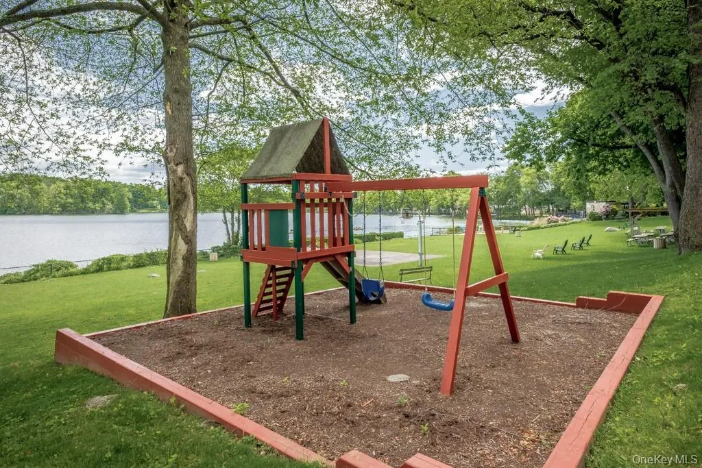 1217 California Road, Eastchester, NY, 2 Bedrooms Bedrooms, 5 Rooms Rooms,1 BathroomBathrooms,Residential,For Rent,California,0,1022196 1217 California Road, Eastchester, NY, 2 Bedrooms Bedrooms, 5 Rooms Rooms,1 BathroomBathrooms,Residential,For Rent,California,0,1022196