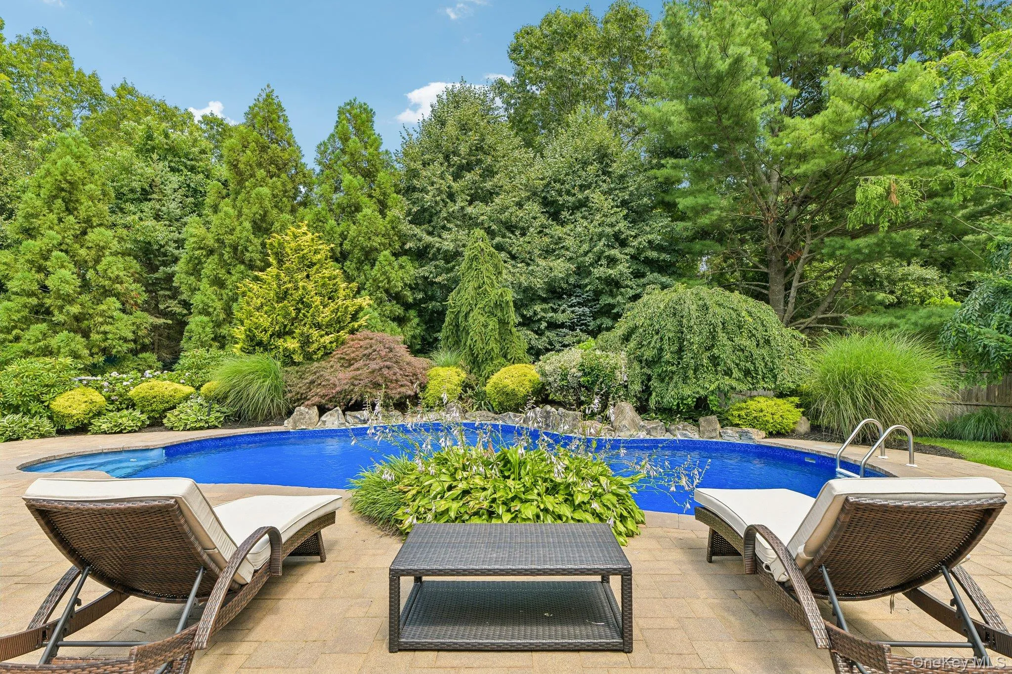 14 Thrush Court, Huntington, NY, 4 Bedrooms Bedrooms, 9 Rooms Rooms,2 BathroomsBathrooms,Residential,For Rent,Thrush,0,1022199 14 Thrush Court, Huntington, NY, 4 Bedrooms Bedrooms, 9 Rooms Rooms,2 BathroomsBathrooms,Residential,For Rent,Thrush,0,1022199