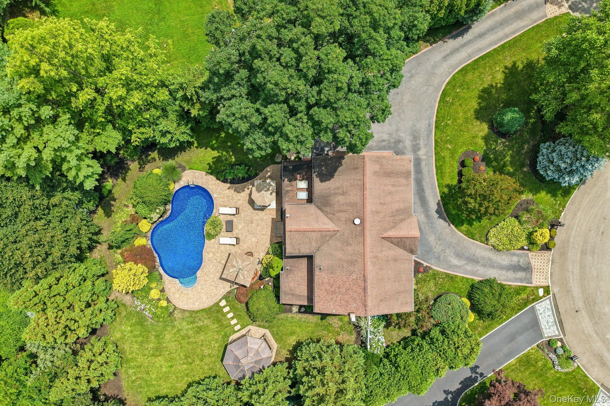 14 Thrush Court, Huntington, NY, 4 Bedrooms Bedrooms, 9 Rooms Rooms,2 BathroomsBathrooms,Residential,For Rent,Thrush,0,1022199 14 Thrush Court, Huntington, NY, 4 Bedrooms Bedrooms, 9 Rooms Rooms,2 BathroomsBathrooms,Residential,For Rent,Thrush,0,1022199