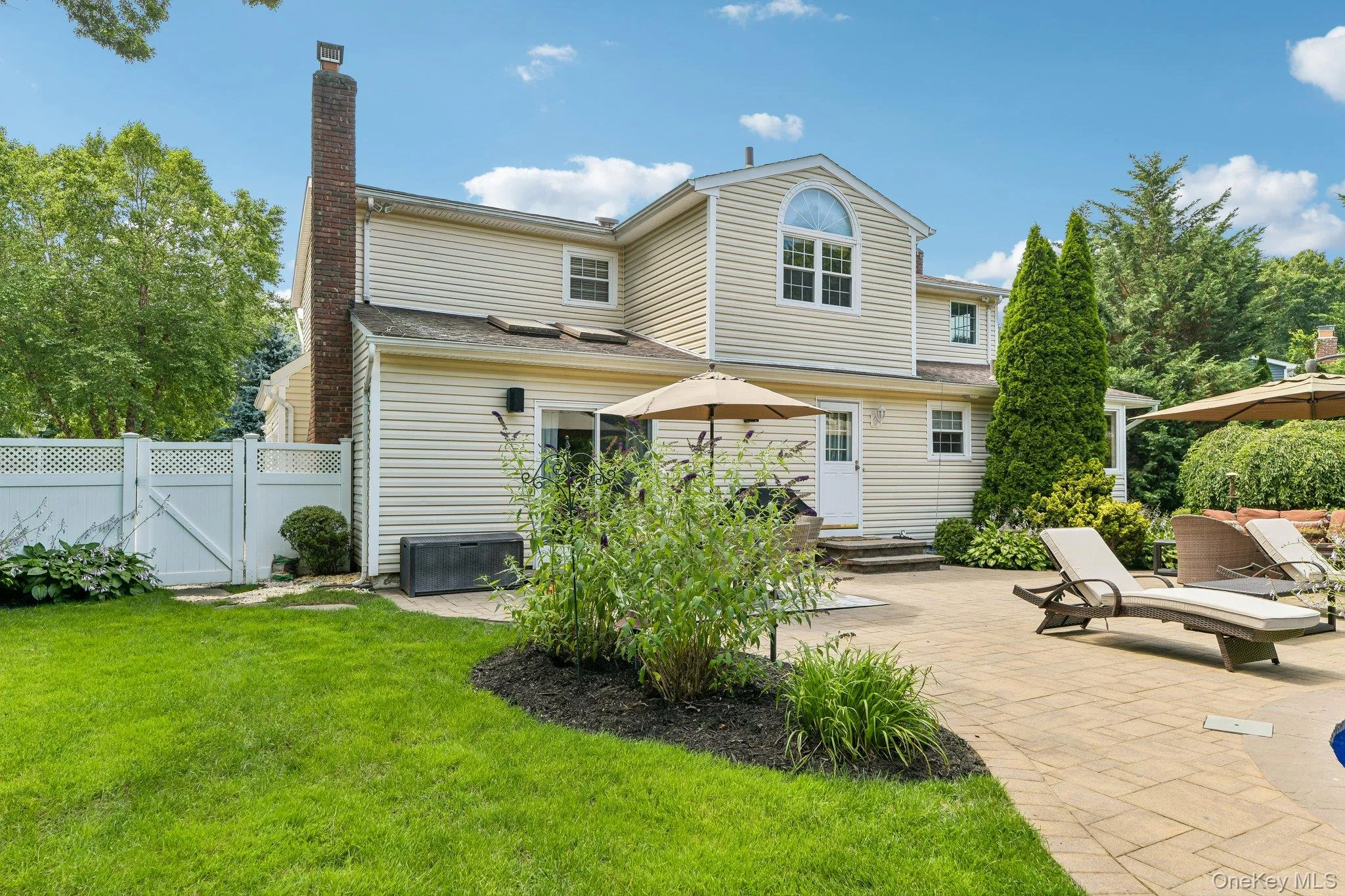 14 Thrush Court, Huntington, NY, 4 Bedrooms Bedrooms, 9 Rooms Rooms,2 BathroomsBathrooms,Residential,For Rent,Thrush,0,1022199 14 Thrush Court, Huntington, NY, 4 Bedrooms Bedrooms, 9 Rooms Rooms,2 BathroomsBathrooms,Residential,For Rent,Thrush,0,1022199
