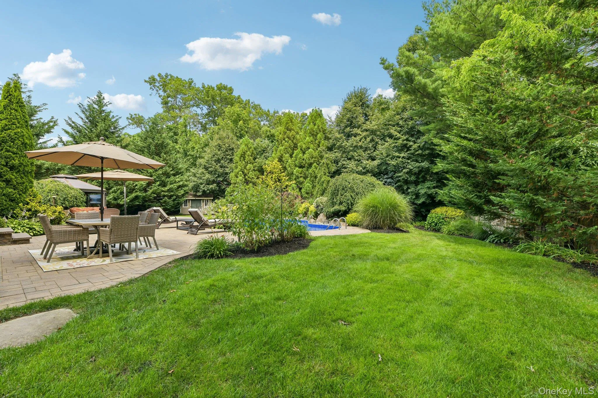 14 Thrush Court, Huntington, NY, 4 Bedrooms Bedrooms, 9 Rooms Rooms,2 BathroomsBathrooms,Residential,For Rent,Thrush,0,1022199 14 Thrush Court, Huntington, NY, 4 Bedrooms Bedrooms, 9 Rooms Rooms,2 BathroomsBathrooms,Residential,For Rent,Thrush,0,1022199