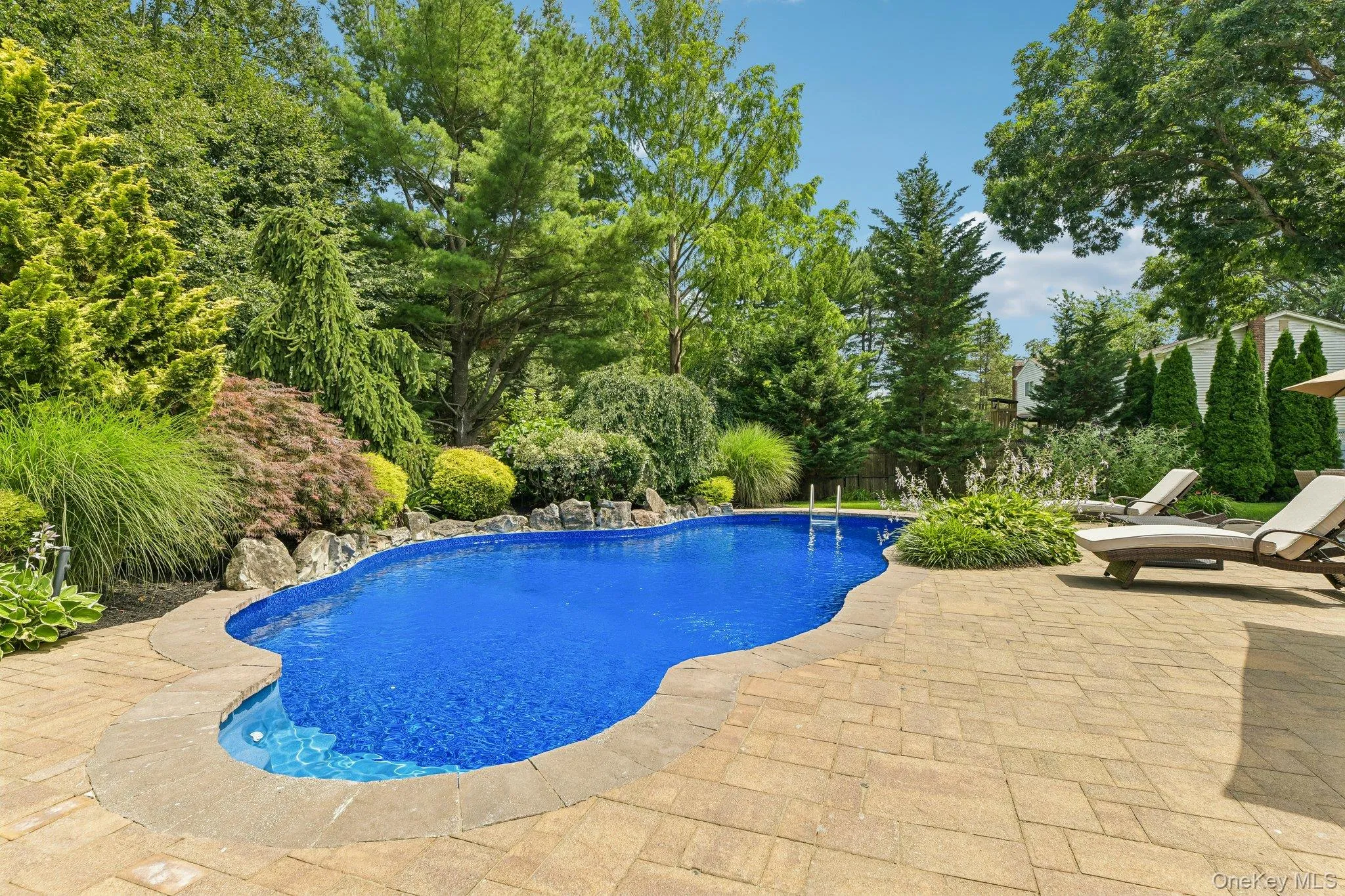14 Thrush Court, Huntington, NY, 4 Bedrooms Bedrooms, 9 Rooms Rooms,2 BathroomsBathrooms,Residential,For Rent,Thrush,0,1022199 14 Thrush Court, Huntington, NY, 4 Bedrooms Bedrooms, 9 Rooms Rooms,2 BathroomsBathrooms,Residential,For Rent,Thrush,0,1022199