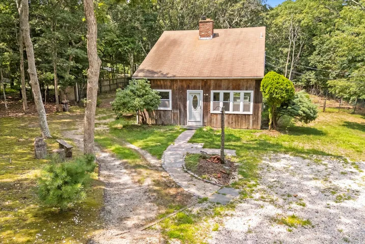 7 Albertines, East Hampton, New York 11937
