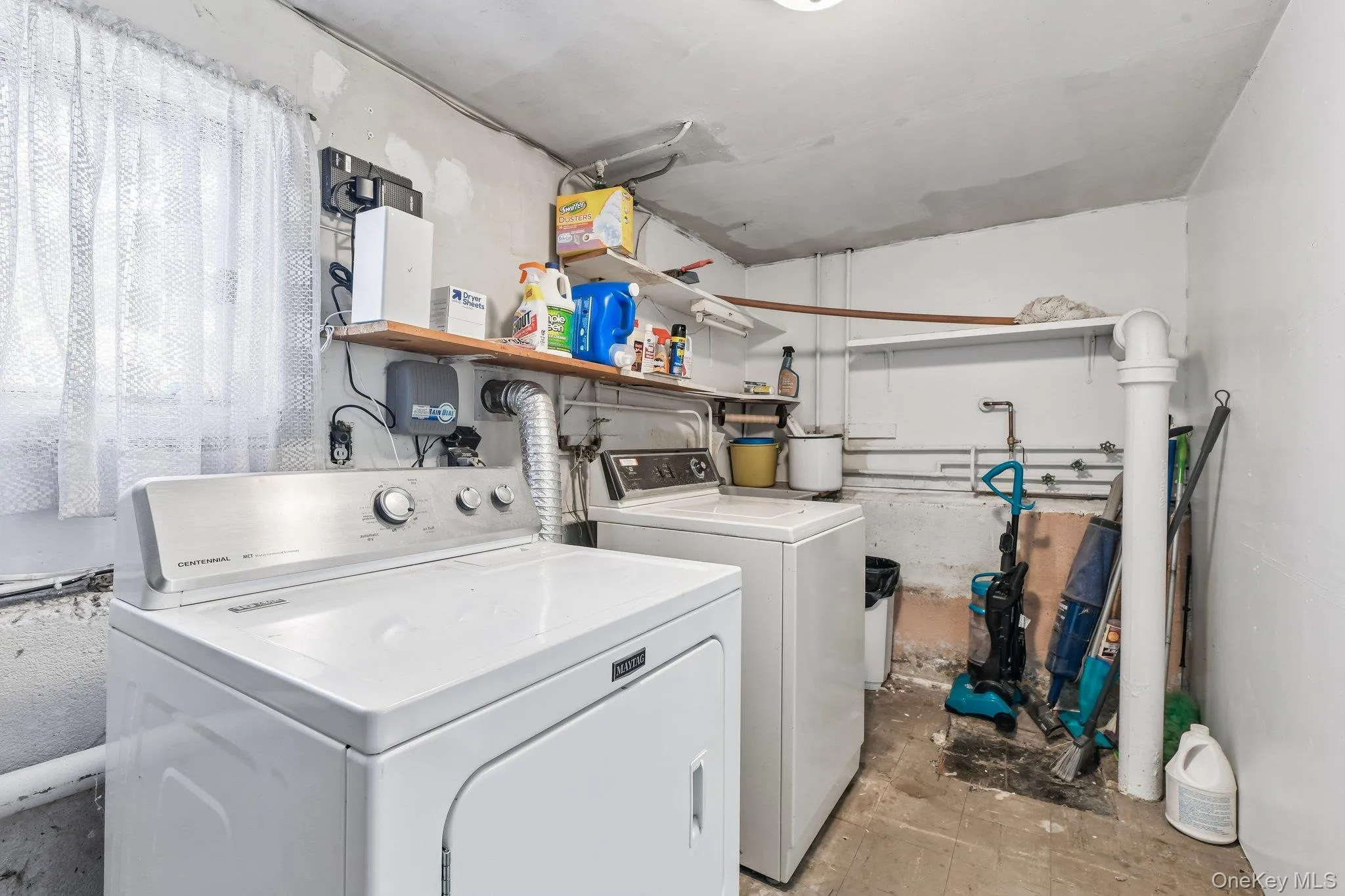 24 Oakley Drive, Huntington, NY, 4 Bedrooms Bedrooms, 9 Rooms Rooms,2 BathroomsBathrooms,Residential,For Rent,Oakley,0,1022215 24 Oakley Drive, Huntington, NY, 4 Bedrooms Bedrooms, 9 Rooms Rooms,2 BathroomsBathrooms,Residential,For Rent,Oakley,0,1022215