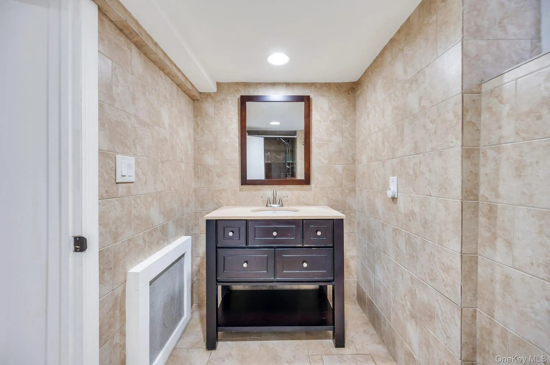 52 Yorktown Street, Hempstead, NY, 3 Bedrooms Bedrooms, 6 Rooms Rooms,2 BathroomsBathrooms,Residential,For Rent,Yorktown,0,1022219 52 Yorktown Street, Hempstead, NY, 3 Bedrooms Bedrooms, 6 Rooms Rooms,2 BathroomsBathrooms,Residential,For Rent,Yorktown,0,1022219