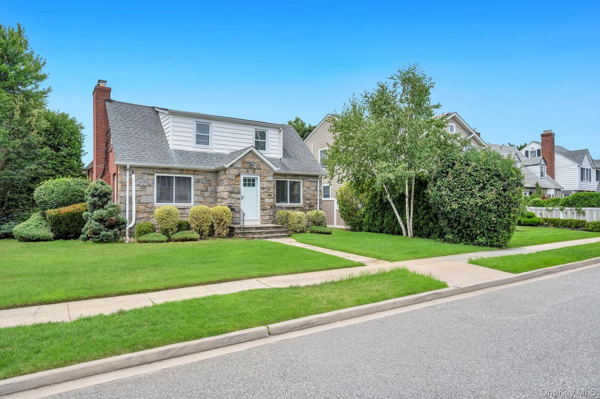 52 Yorktown Street, Hempstead, NY, 3 Bedrooms Bedrooms, 6 Rooms Rooms,2 BathroomsBathrooms,Residential,For Rent,Yorktown,0,1022219 52 Yorktown Street, Hempstead, NY, 3 Bedrooms Bedrooms, 6 Rooms Rooms,2 BathroomsBathrooms,Residential,For Rent,Yorktown,0,1022219