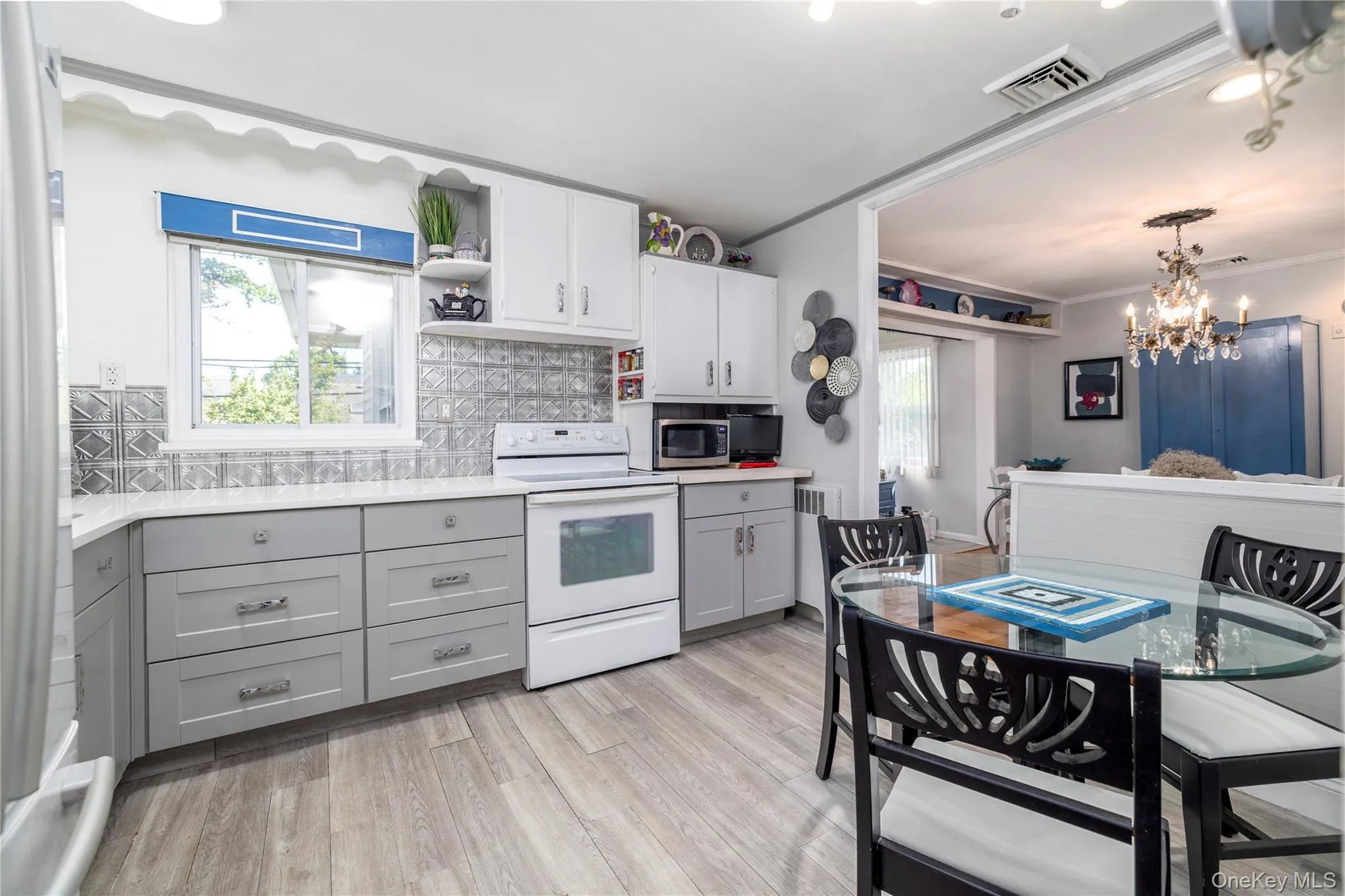 676 Dickens Avenue, Hempstead, NY, 3 Bedrooms Bedrooms, 7 Rooms Rooms,2 BathroomsBathrooms,Residential,For Rent,Dickens,0,1022222 676 Dickens Avenue, Hempstead, NY, 3 Bedrooms Bedrooms, 7 Rooms Rooms,2 BathroomsBathrooms,Residential,For Rent,Dickens,0,1022222