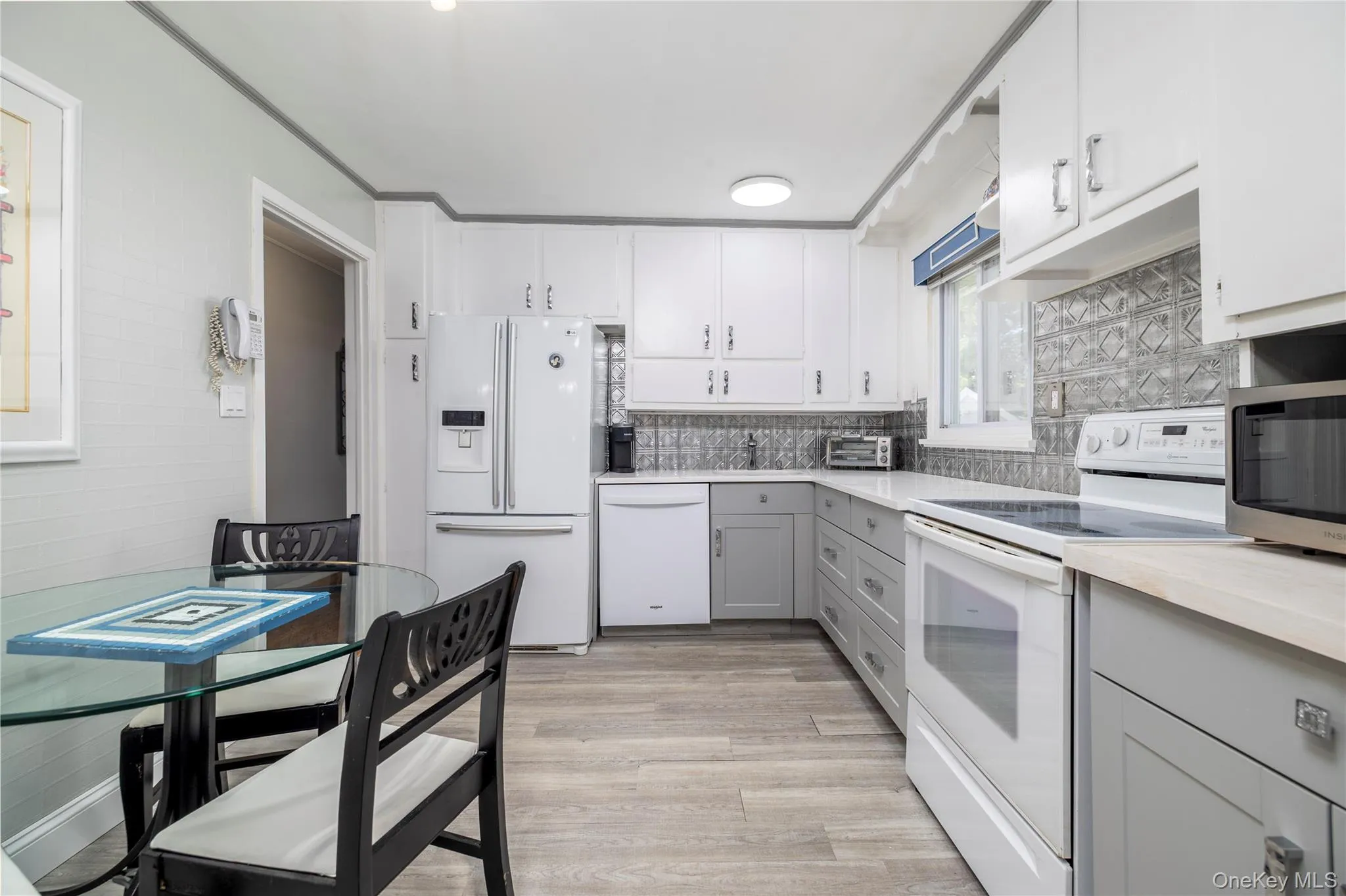 676 Dickens Avenue, Hempstead, NY, 3 Bedrooms Bedrooms, 7 Rooms Rooms,2 BathroomsBathrooms,Residential,For Rent,Dickens,0,1022222 676 Dickens Avenue, Hempstead, NY, 3 Bedrooms Bedrooms, 7 Rooms Rooms,2 BathroomsBathrooms,Residential,For Rent,Dickens,0,1022222
