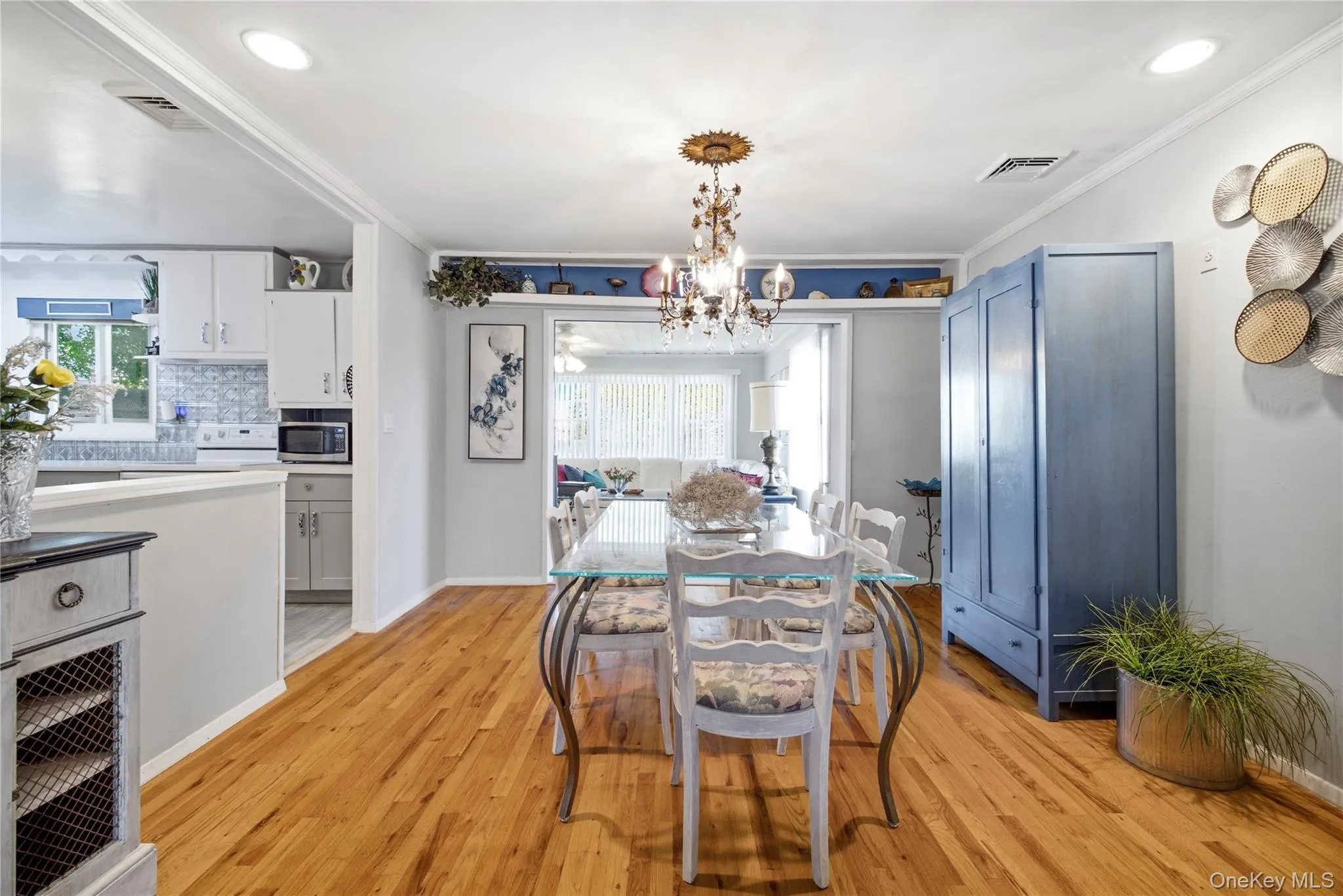 676 Dickens Avenue, Hempstead, NY, 3 Bedrooms Bedrooms, 7 Rooms Rooms,2 BathroomsBathrooms,Residential,For Rent,Dickens,0,1022222 676 Dickens Avenue, Hempstead, NY, 3 Bedrooms Bedrooms, 7 Rooms Rooms,2 BathroomsBathrooms,Residential,For Rent,Dickens,0,1022222
