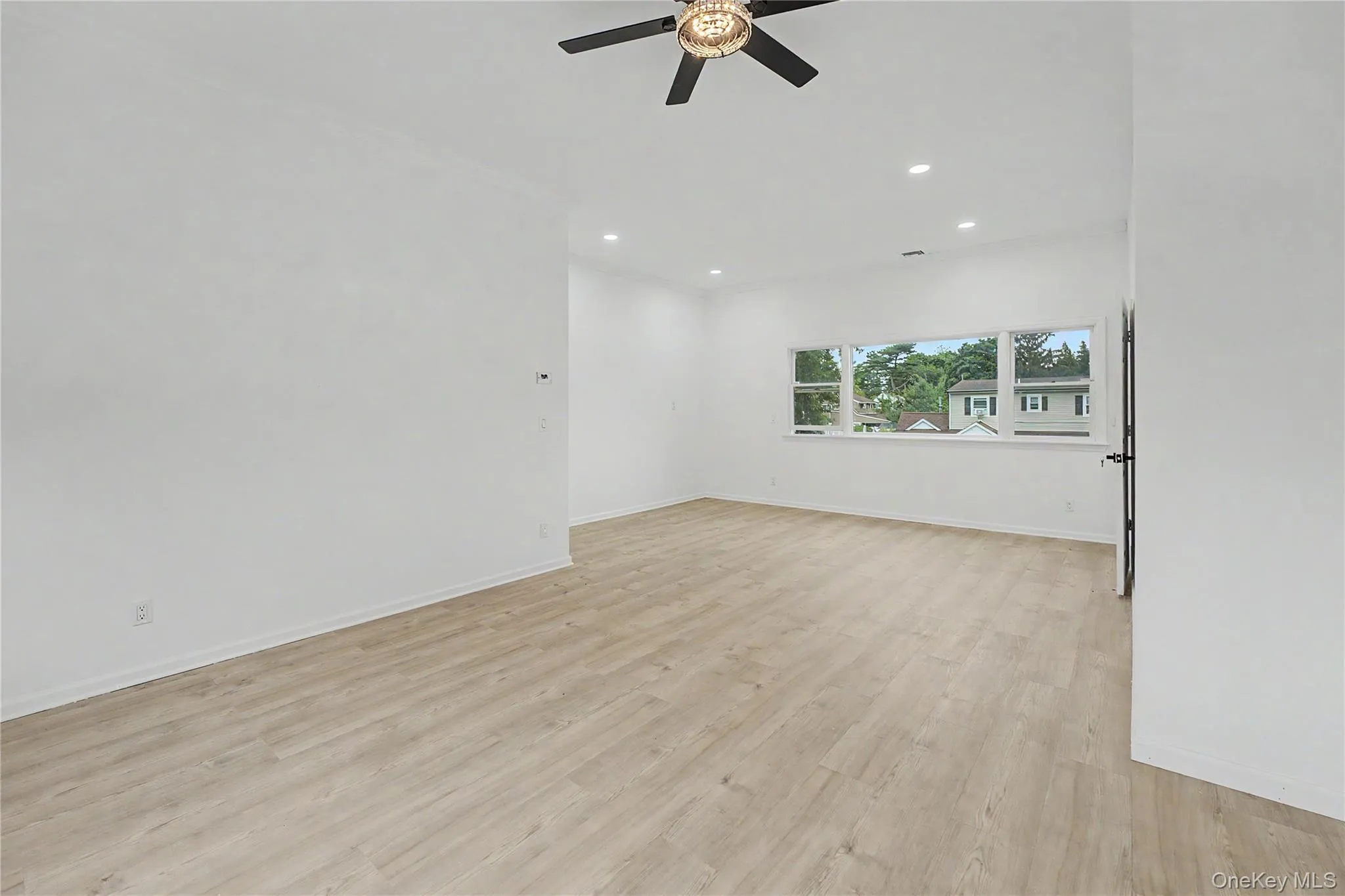 6 Regal Lane, Hempstead, NY, 4 Bedrooms Bedrooms, 7 Rooms Rooms,3 BathroomsBathrooms,Residential,For Rent,Regal,0,1022224 6 Regal Lane, Hempstead, NY, 4 Bedrooms Bedrooms, 7 Rooms Rooms,3 BathroomsBathrooms,Residential,For Rent,Regal,0,1022224