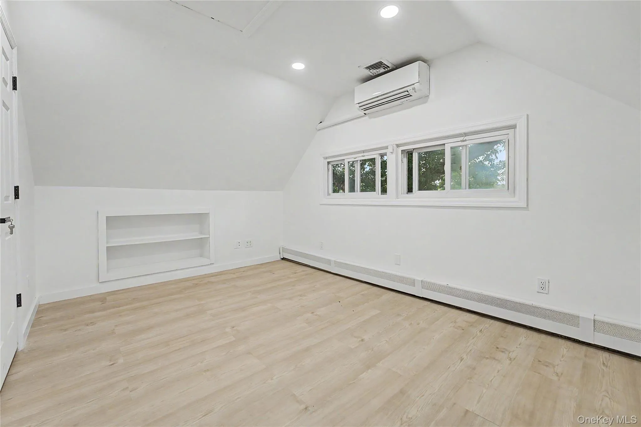 6 Regal Lane, Hempstead, NY, 4 Bedrooms Bedrooms, 7 Rooms Rooms,3 BathroomsBathrooms,Residential,For Rent,Regal,0,1022224 6 Regal Lane, Hempstead, NY, 4 Bedrooms Bedrooms, 7 Rooms Rooms,3 BathroomsBathrooms,Residential,For Rent,Regal,0,1022224