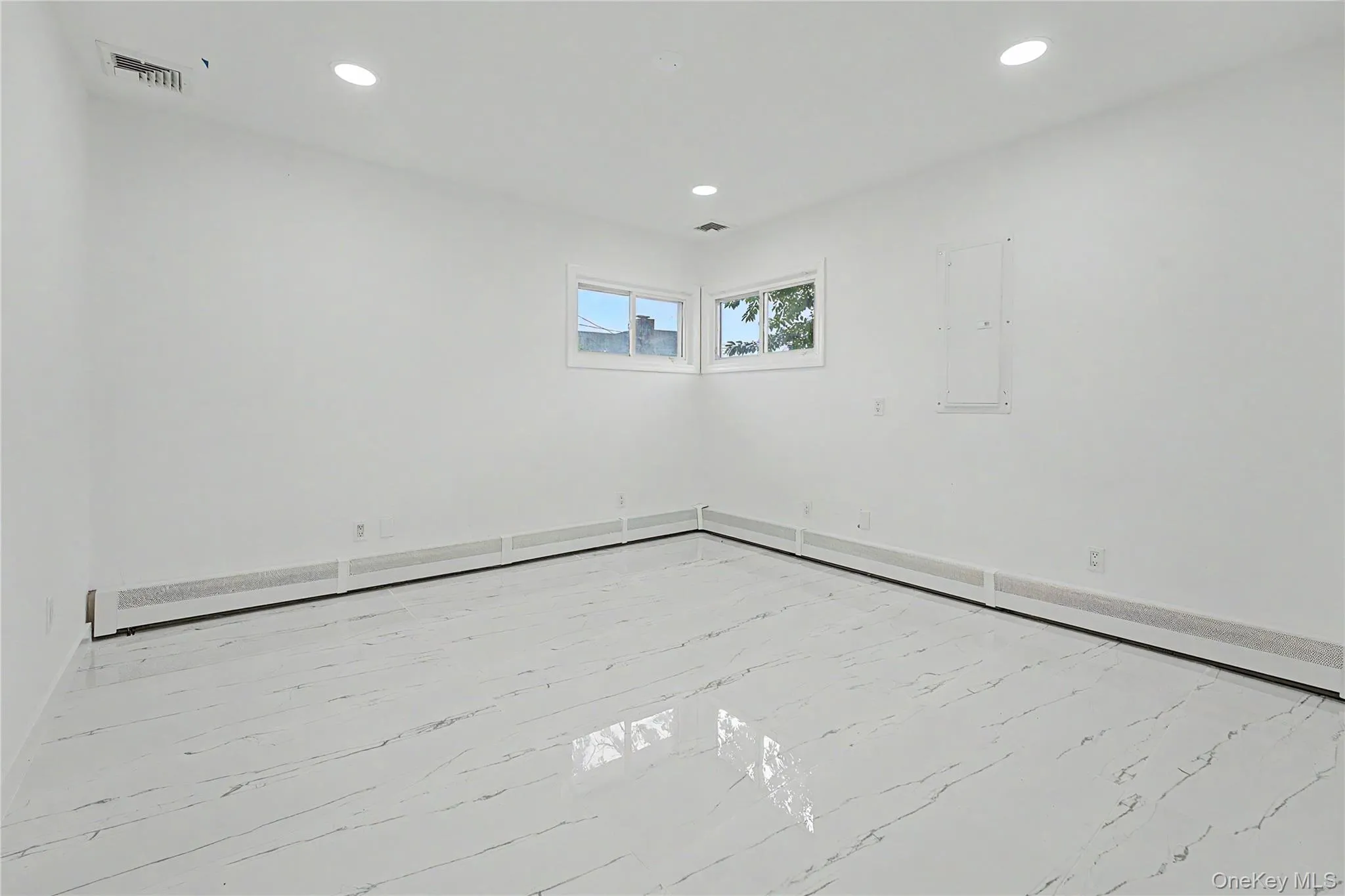 6 Regal Lane, Hempstead, NY, 4 Bedrooms Bedrooms, 7 Rooms Rooms,3 BathroomsBathrooms,Residential,For Rent,Regal,0,1022224 6 Regal Lane, Hempstead, NY, 4 Bedrooms Bedrooms, 7 Rooms Rooms,3 BathroomsBathrooms,Residential,For Rent,Regal,0,1022224