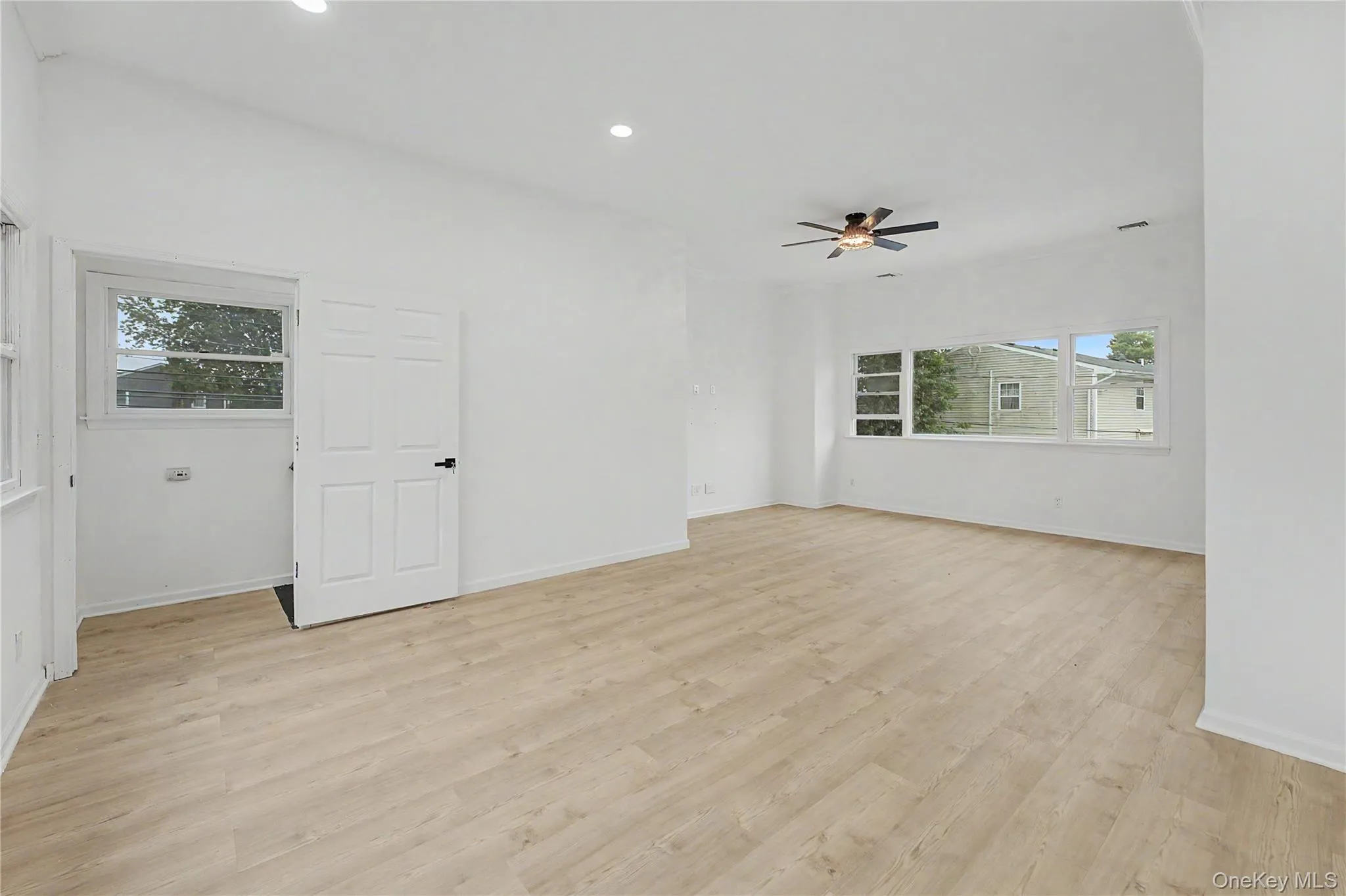 6 Regal Lane, Hempstead, NY, 4 Bedrooms Bedrooms, 7 Rooms Rooms,3 BathroomsBathrooms,Residential,For Rent,Regal,0,1022224 6 Regal Lane, Hempstead, NY, 4 Bedrooms Bedrooms, 7 Rooms Rooms,3 BathroomsBathrooms,Residential,For Rent,Regal,0,1022224