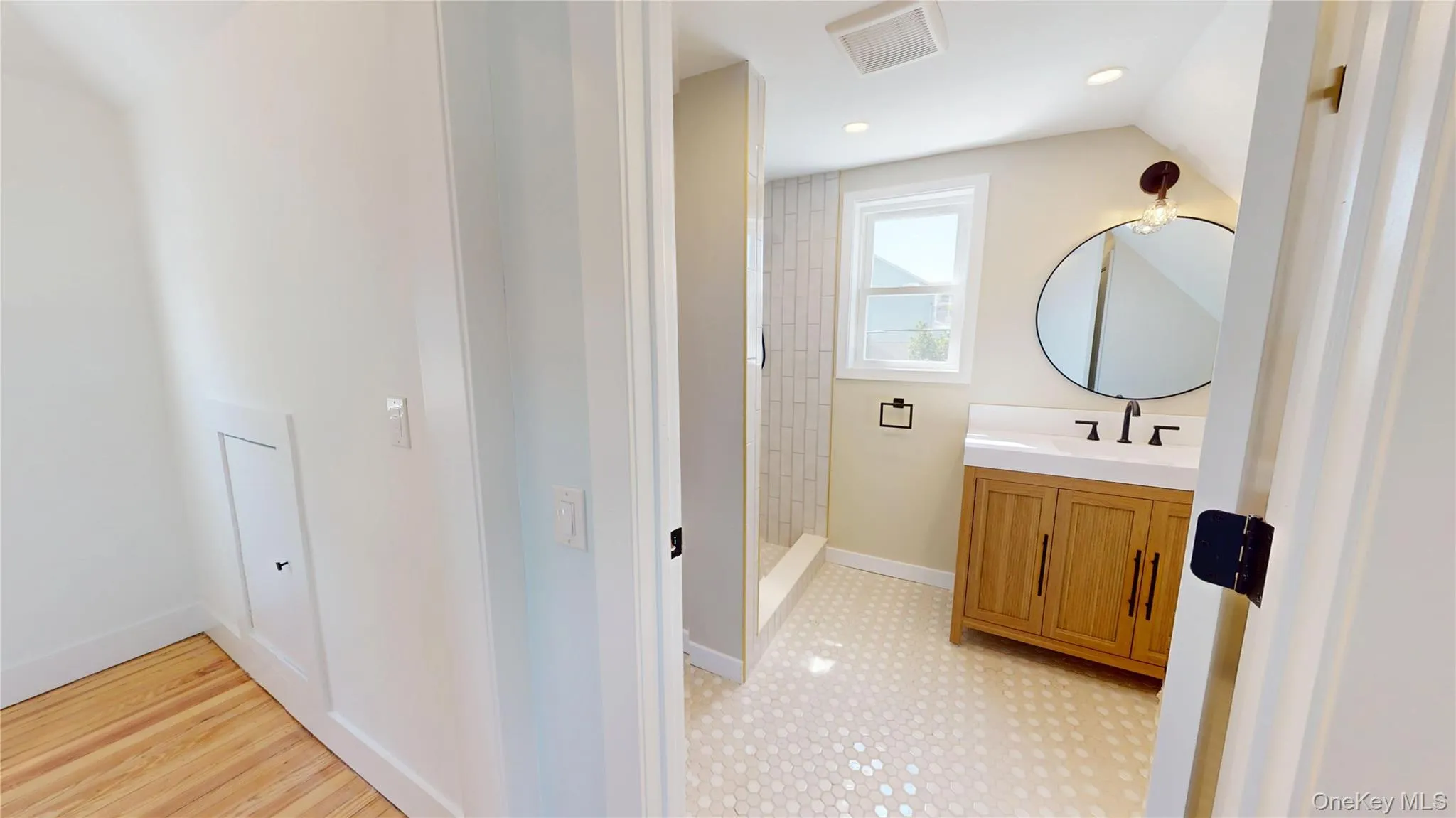 9 Franklin Street, Hempstead, NY, 2 Bedrooms Bedrooms, 6 Rooms Rooms,2 BathroomsBathrooms,Residential,For Rent,Franklin,0,1022225 9 Franklin Street, Hempstead, NY, 2 Bedrooms Bedrooms, 6 Rooms Rooms,2 BathroomsBathrooms,Residential,For Rent,Franklin,0,1022225