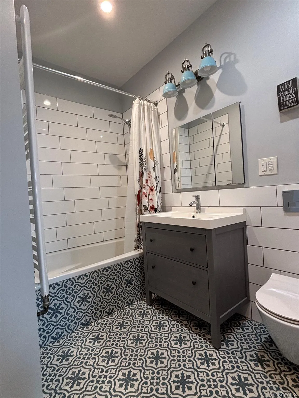 7164 70th Street, New York, NY, 1 Bedroom Bedrooms, 3 Rooms Rooms,1 BathroomBathrooms,Residential Lease,For Rent,70th,0,1022239 7164 70th Street, New York, NY, 1 Bedroom Bedrooms, 3 Rooms Rooms,1 BathroomBathrooms,Residential Lease,For Rent,70th,0,1022239