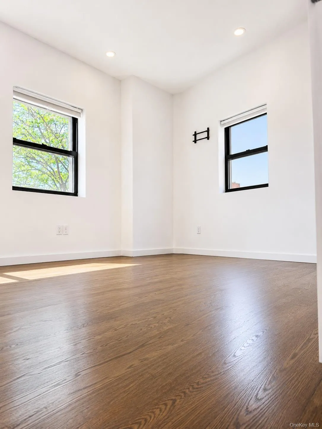 20-01 Steinway Street, New York, NY, 3 Bedrooms Bedrooms, 5 Rooms Rooms,2 BathroomsBathrooms,Residential Lease,For Rent,Steinway,0,1022246 20-01 Steinway Street, New York, NY, 3 Bedrooms Bedrooms, 5 Rooms Rooms,2 BathroomsBathrooms,Residential Lease,For Rent,Steinway,0,1022246