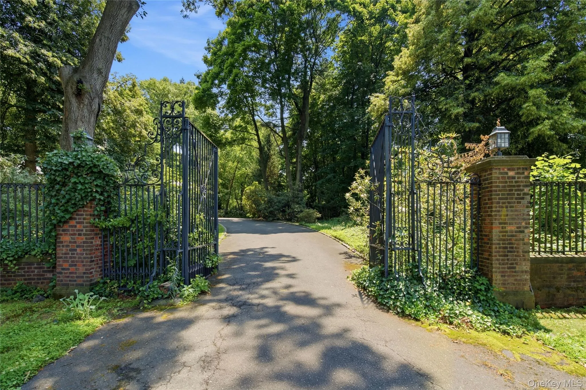 790 Bryant Avenue, North Hempstead, NY, 4 Bedrooms Bedrooms, 9 Rooms Rooms,3 BathroomsBathrooms,Residential,For Rent,Bryant,0,1022251 790 Bryant Avenue, North Hempstead, NY, 4 Bedrooms Bedrooms, 9 Rooms Rooms,3 BathroomsBathrooms,Residential,For Rent,Bryant,0,1022251