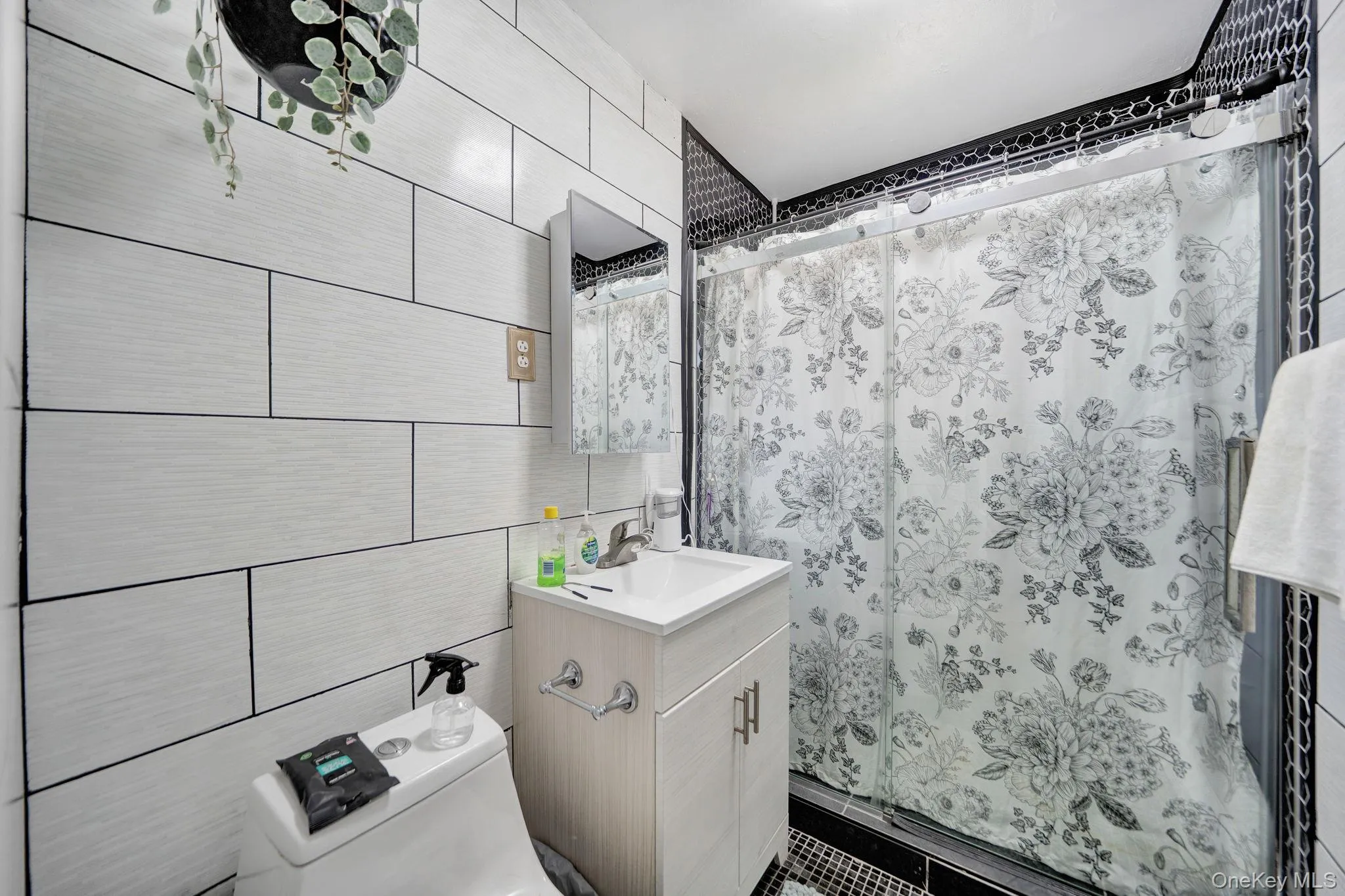 38 Lyons Street, Huntington, NY, 3 Bedrooms Bedrooms, 6 Rooms Rooms,3 BathroomsBathrooms,Residential,For Rent,Lyons,0,1022258 38 Lyons Street, Huntington, NY, 3 Bedrooms Bedrooms, 6 Rooms Rooms,3 BathroomsBathrooms,Residential,For Rent,Lyons,0,1022258