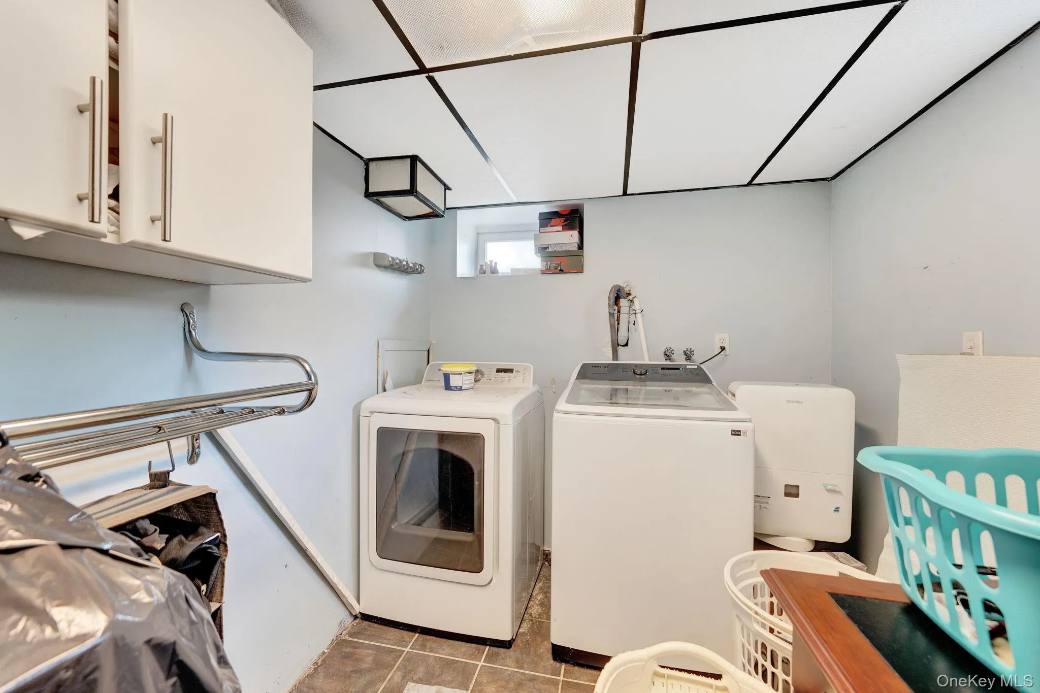 38 Lyons Street, Huntington, NY, 3 Bedrooms Bedrooms, 6 Rooms Rooms,3 BathroomsBathrooms,Residential,For Rent,Lyons,0,1022258 38 Lyons Street, Huntington, NY, 3 Bedrooms Bedrooms, 6 Rooms Rooms,3 BathroomsBathrooms,Residential,For Rent,Lyons,0,1022258