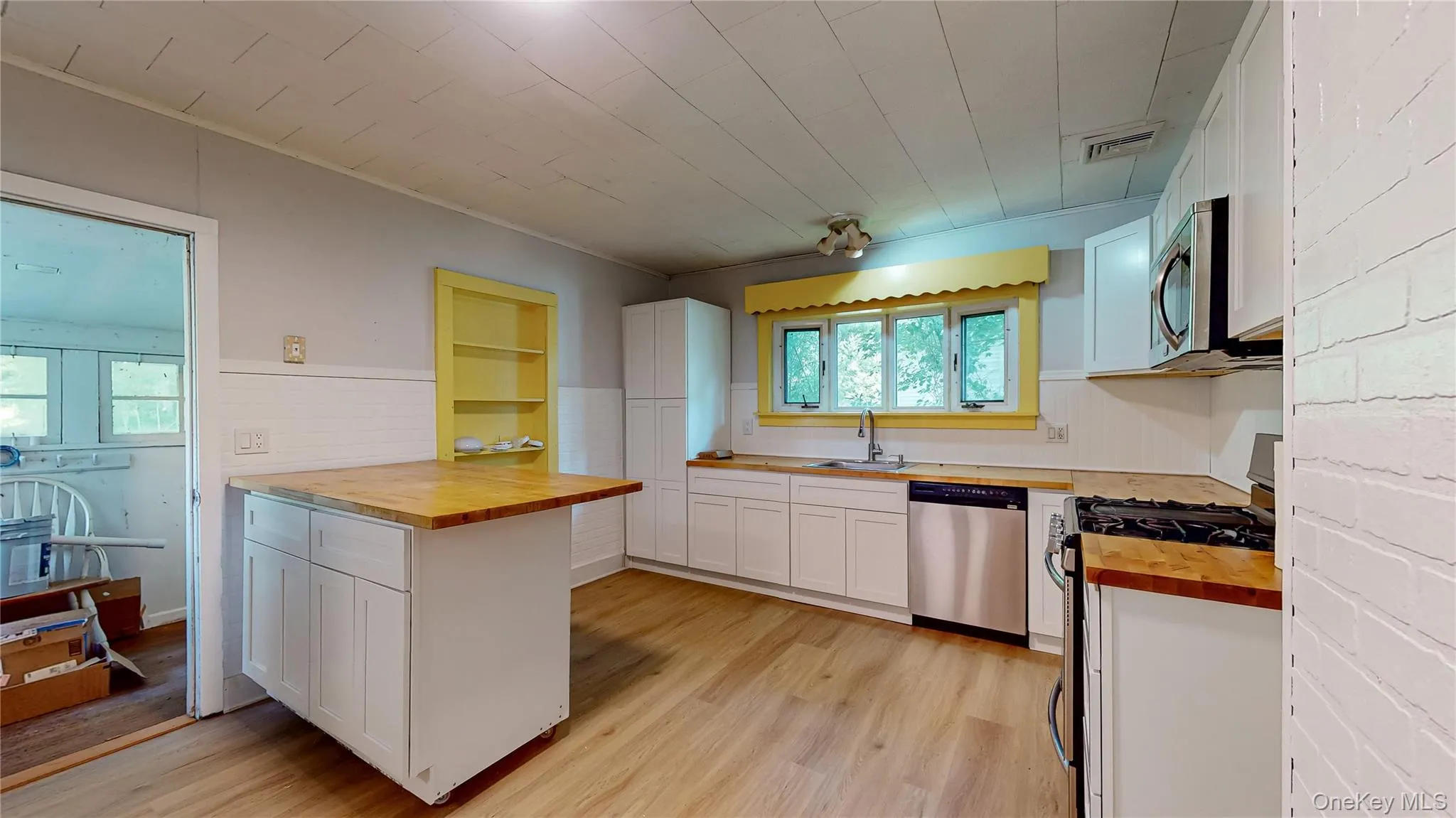 1 Orchard Street, Mount Hope, NY, 2 Bedrooms Bedrooms, 7 Rooms Rooms,2 BathroomsBathrooms,Residential,For Rent,Orchard,0,1022263 1 Orchard Street, Mount Hope, NY, 2 Bedrooms Bedrooms, 7 Rooms Rooms,2 BathroomsBathrooms,Residential,For Rent,Orchard,0,1022263