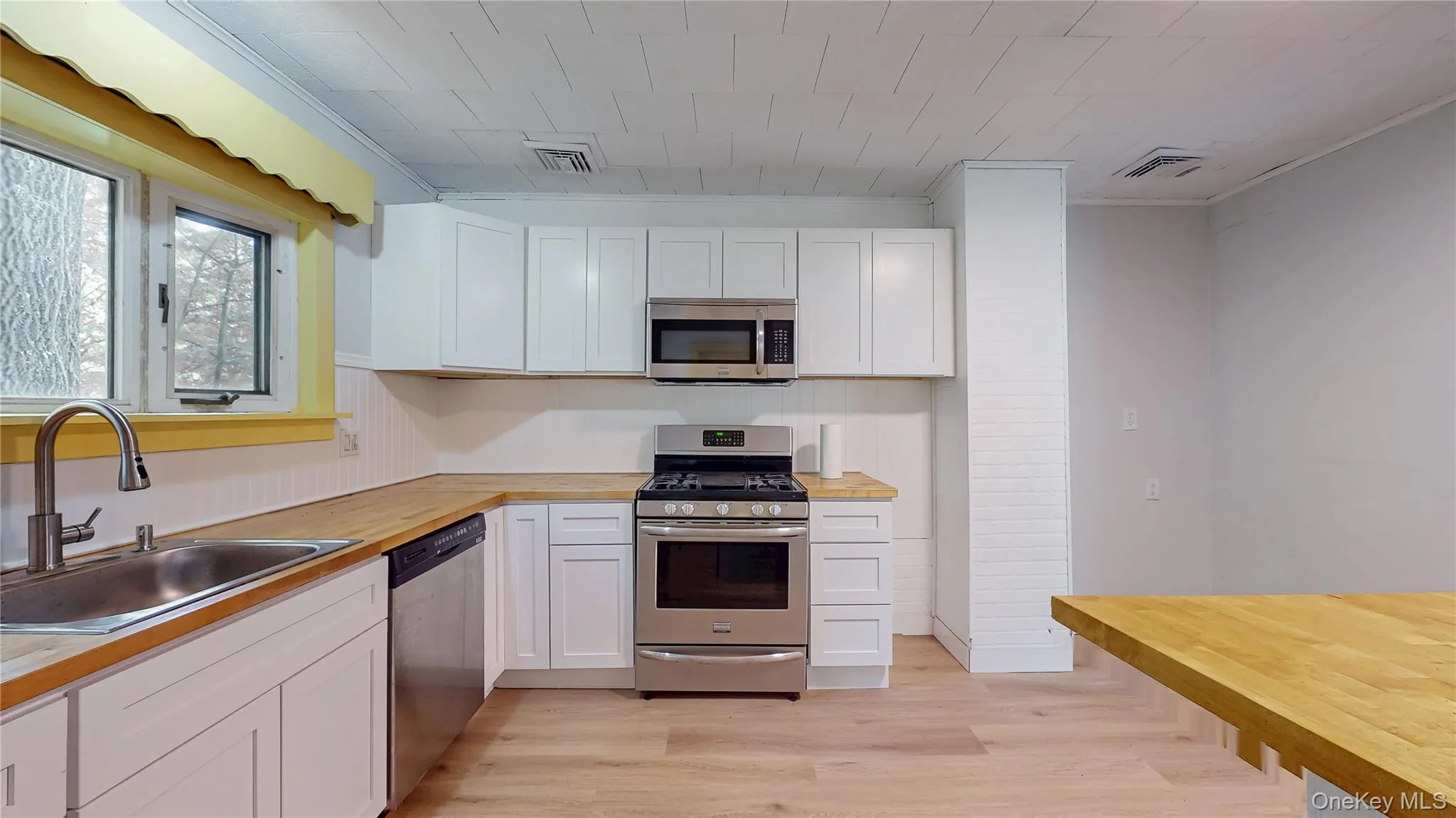 1 Orchard Street, Mount Hope, NY, 2 Bedrooms Bedrooms, 7 Rooms Rooms,2 BathroomsBathrooms,Residential,For Rent,Orchard,0,1022263 1 Orchard Street, Mount Hope, NY, 2 Bedrooms Bedrooms, 7 Rooms Rooms,2 BathroomsBathrooms,Residential,For Rent,Orchard,0,1022263